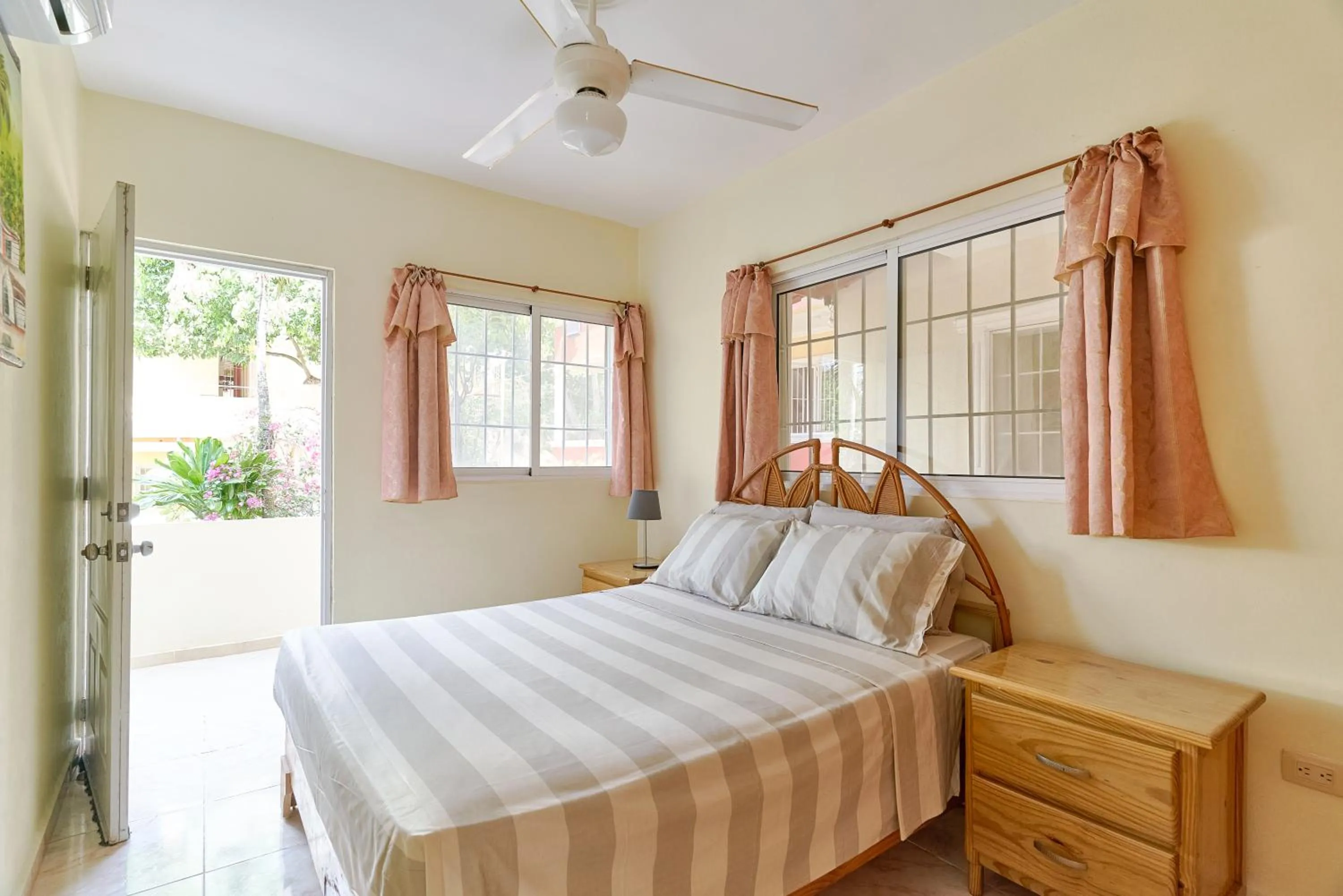 Photo of the whole room, Bed in Parco del Caribe