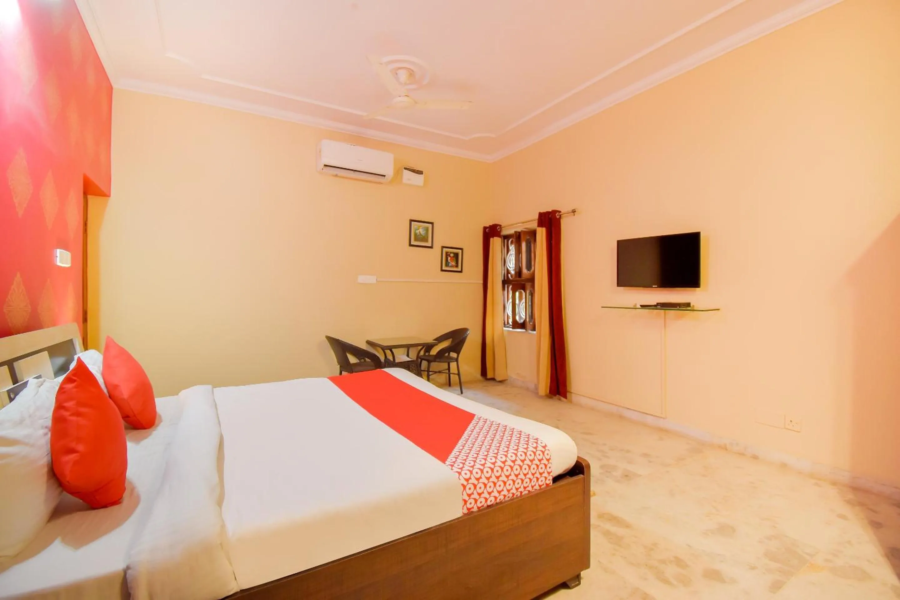 Bedroom, Bed in Hotel O The Nandini's Guest House