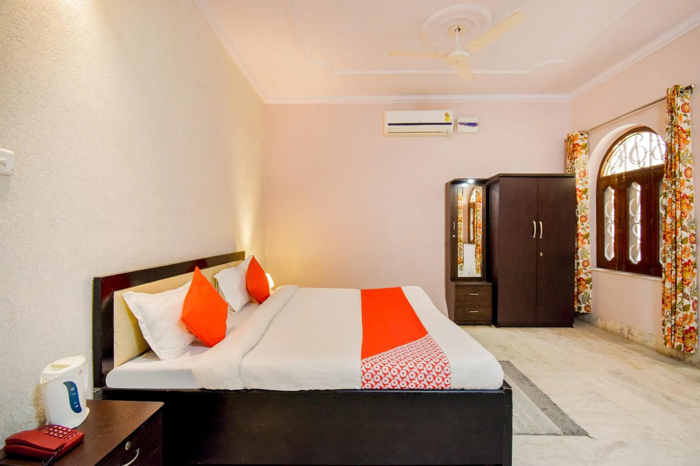 Bedroom, Bed in Hotel O The Nandini's Guest House