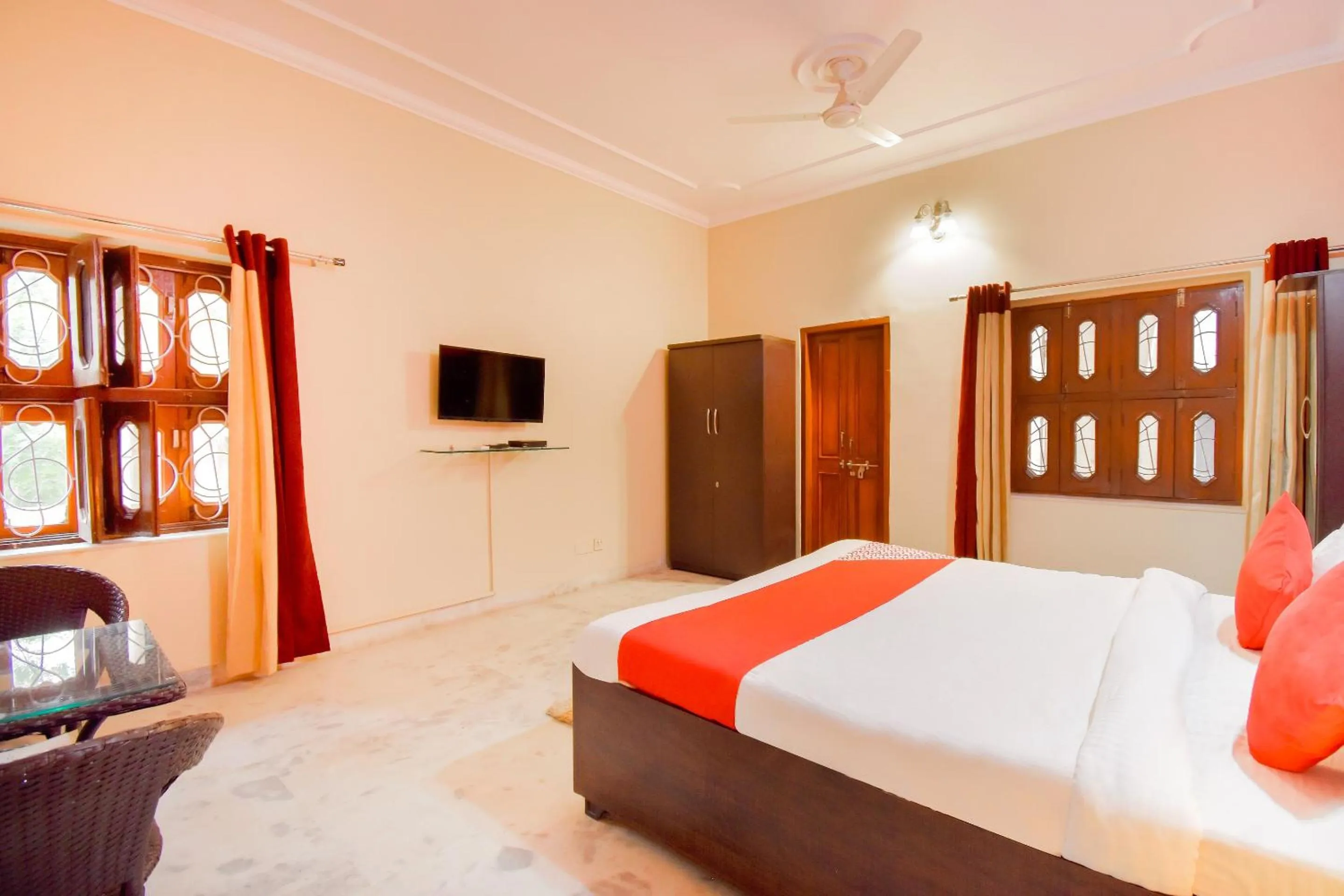 Bedroom, Bed in Hotel O The Nandini's Guest House