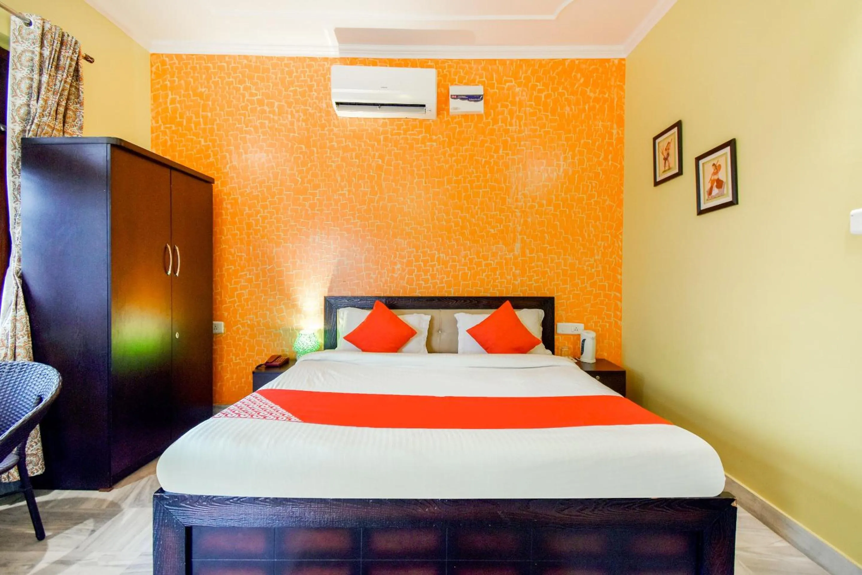 Bathroom, Bed in Hotel O The Nandini's Guest House