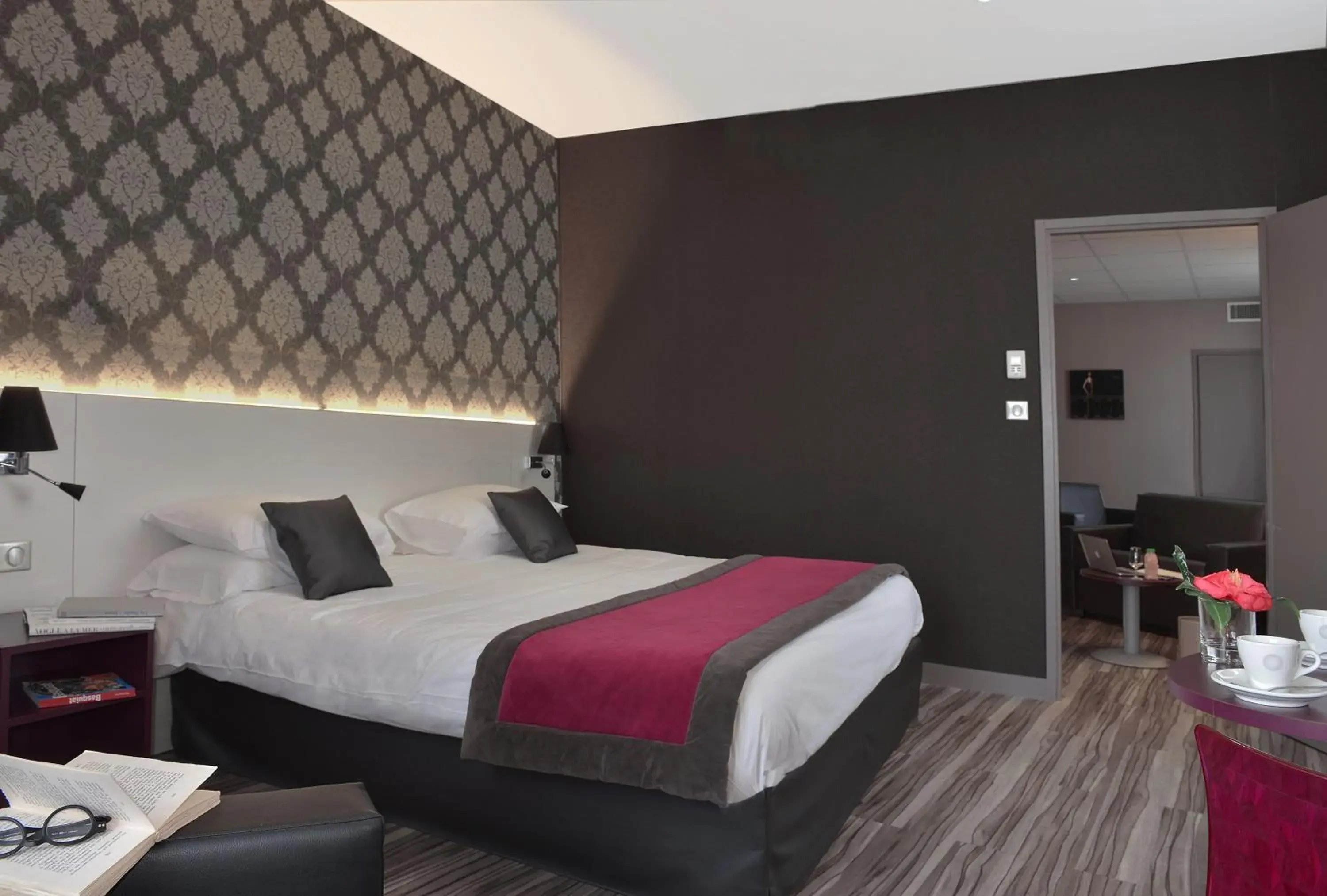 Photo of the whole room, Bed in Logis Hôtel-Restaurant LE FONTARABIE Photo of the whole room, Bed in Logis Hôtel-Restaurant LE FONTARABIE