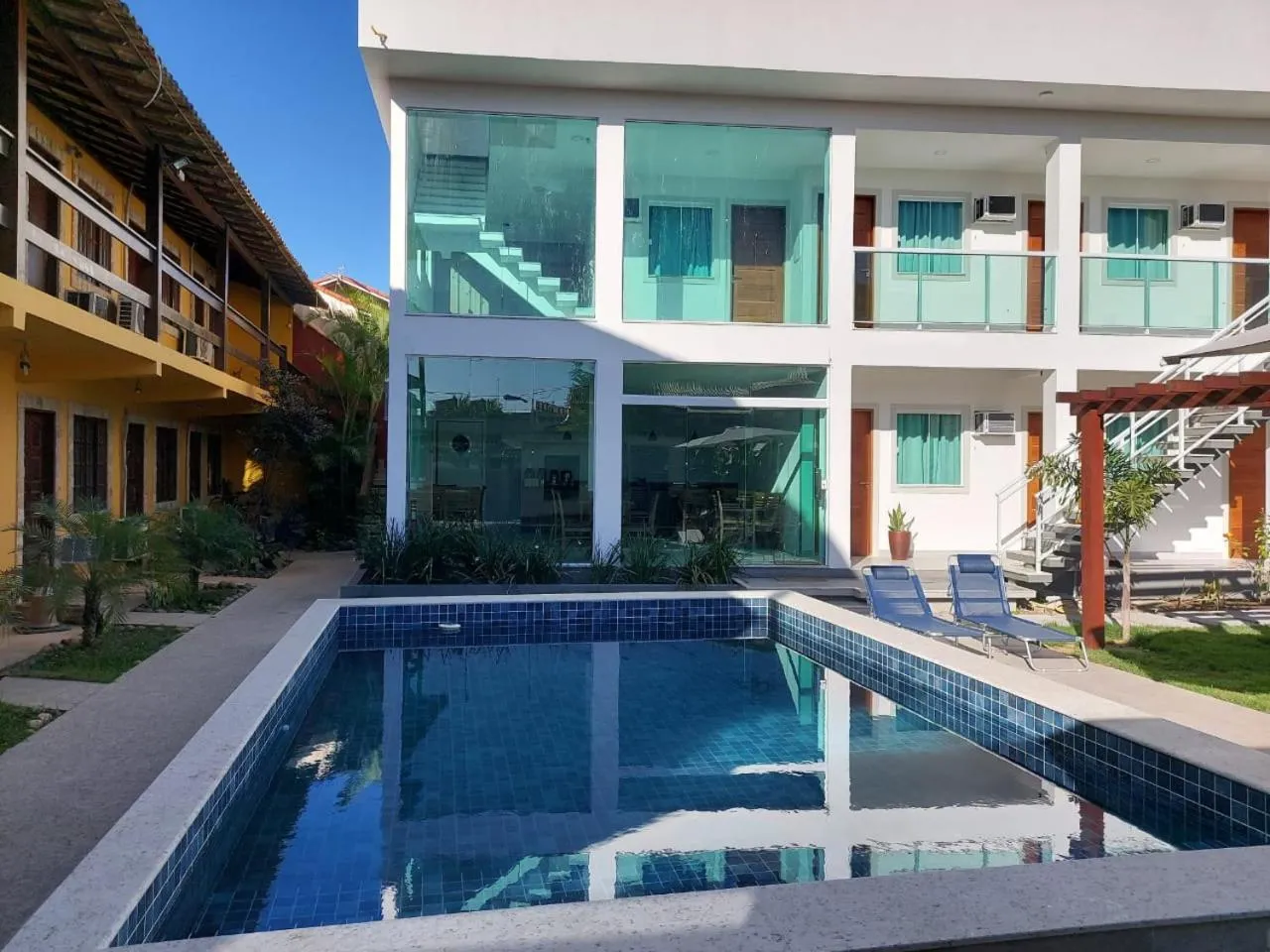Swimming pool in Pousada Caminho do Mar