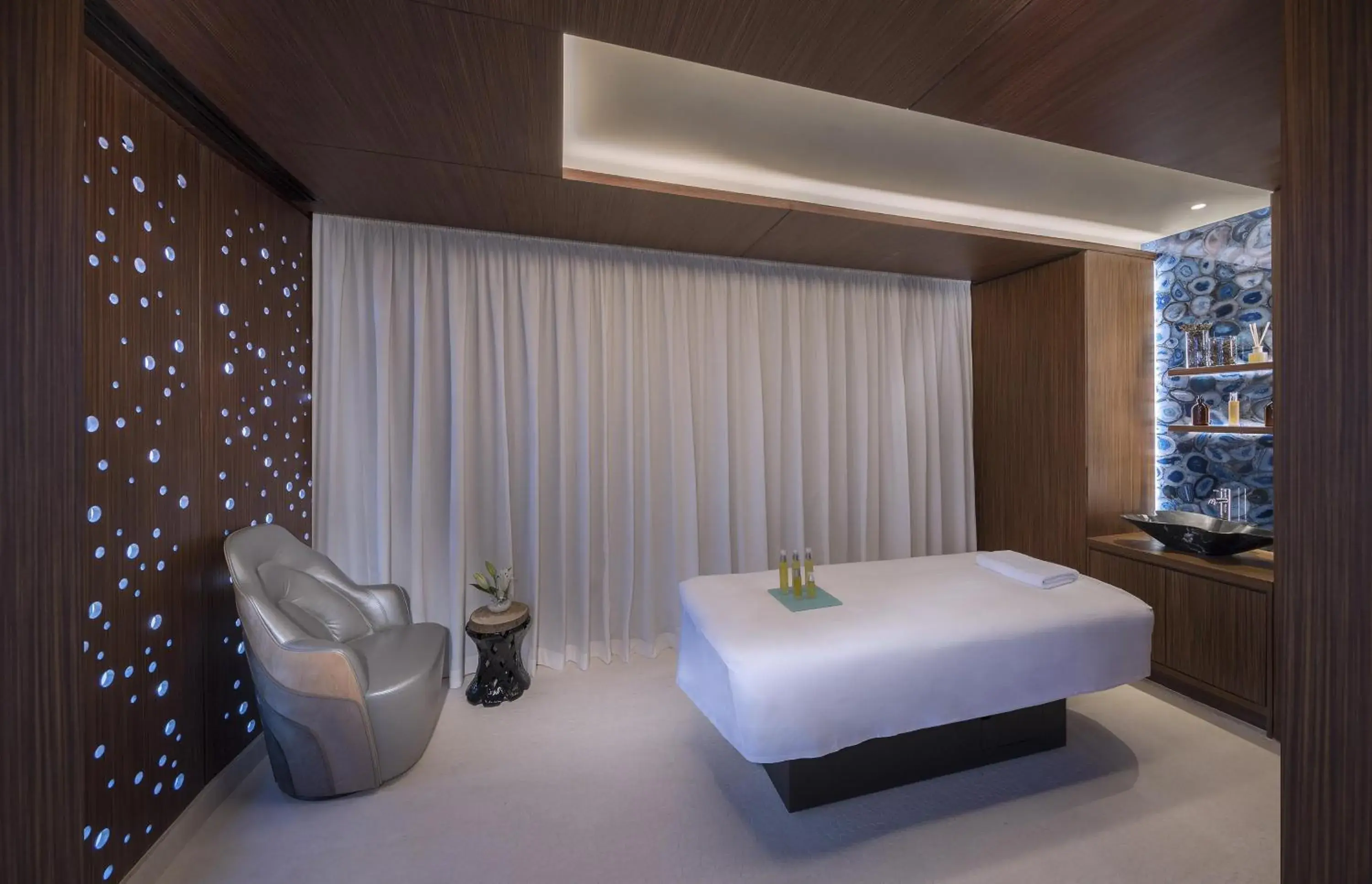 Spa and wellness centre/facilities, Bed in Andaz Dubai The Palm, By Hyatt Spa and wellness centre/facilities, Bed in Andaz Dubai The Palm, By Hyatt