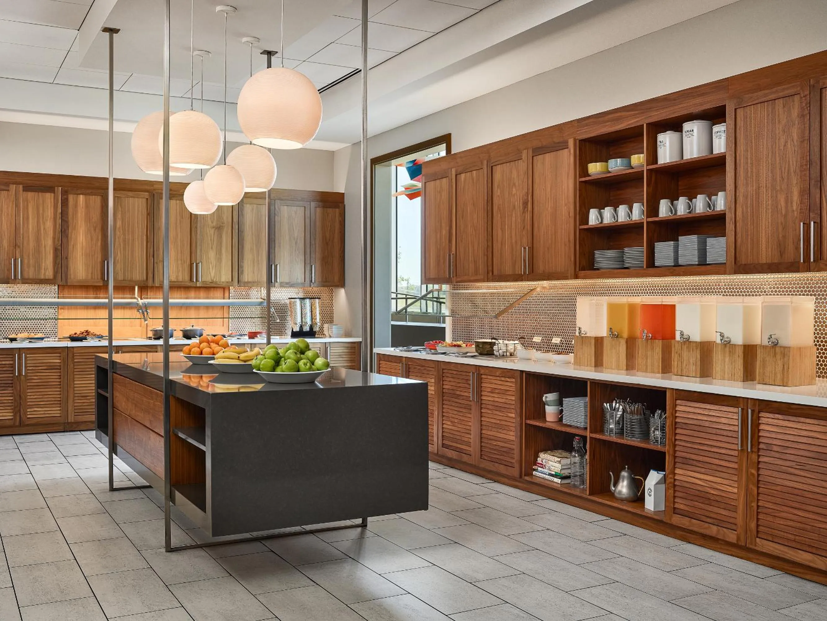 Food and drinks in Hyatt Place Pena Station/Denver Airport