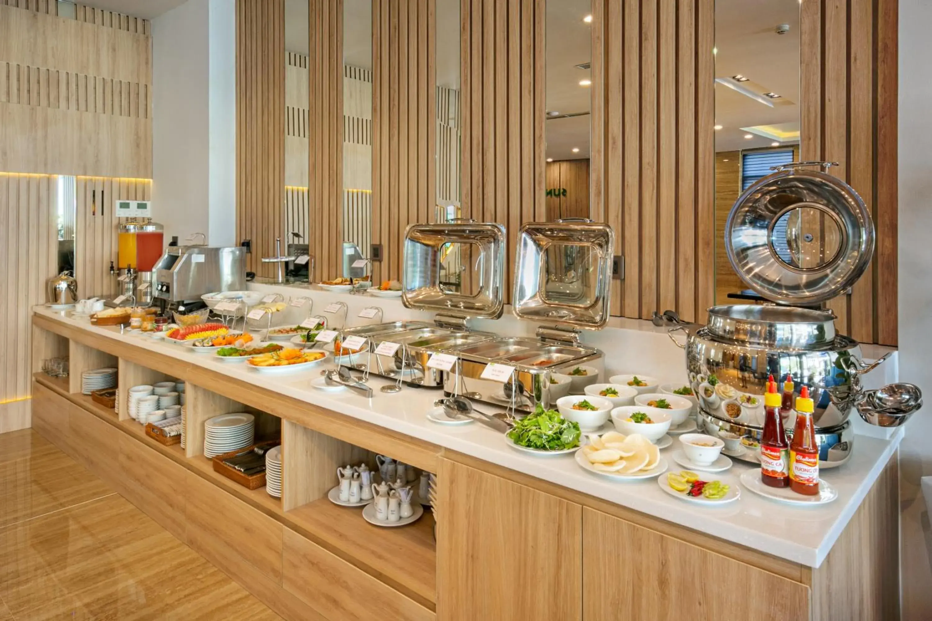 Food and drinks in Sun River Hotel & Apartment Food and drinks in Sun River Hotel & Apartment