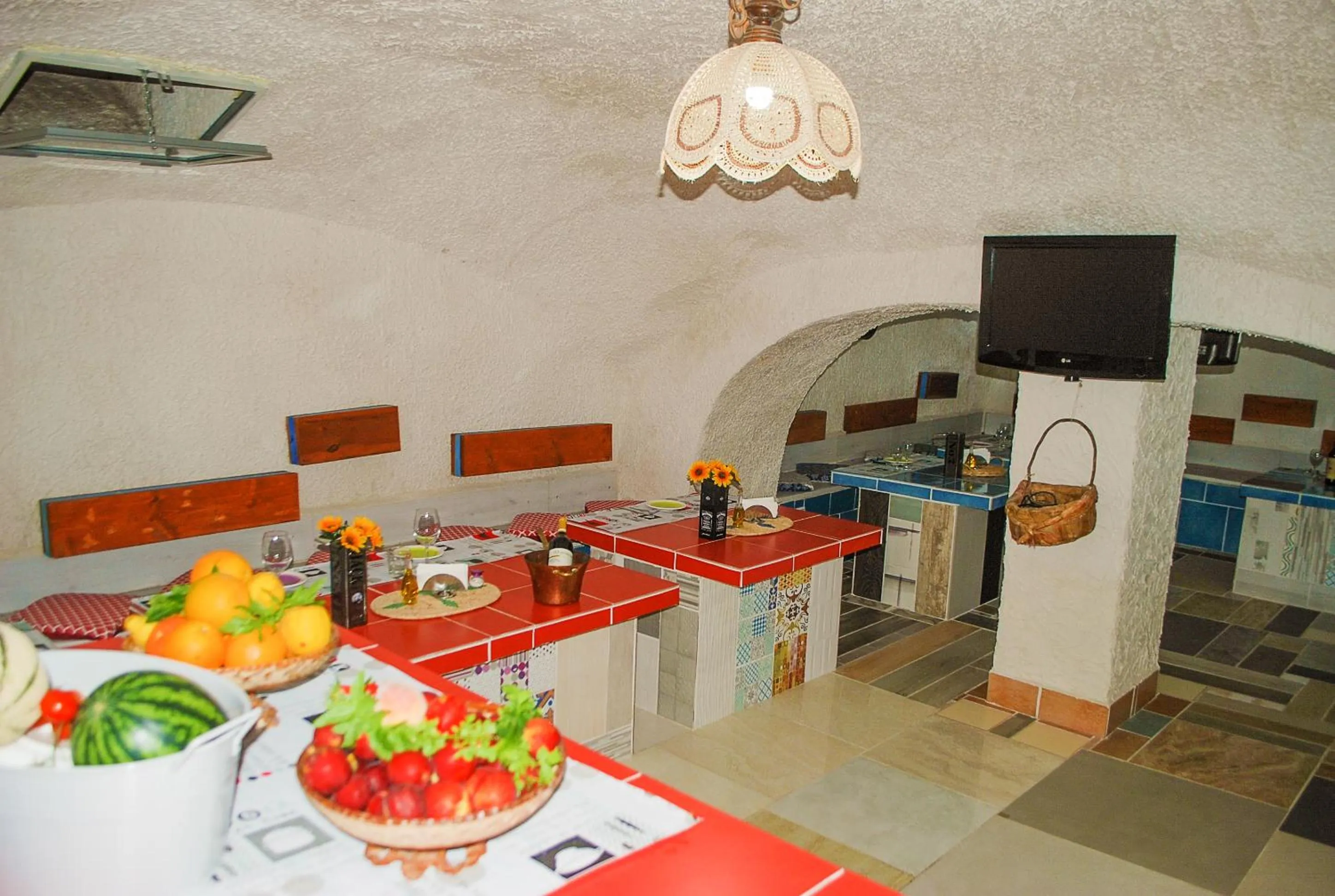 Restaurant/places to eat in B&B Cappotto civico 48