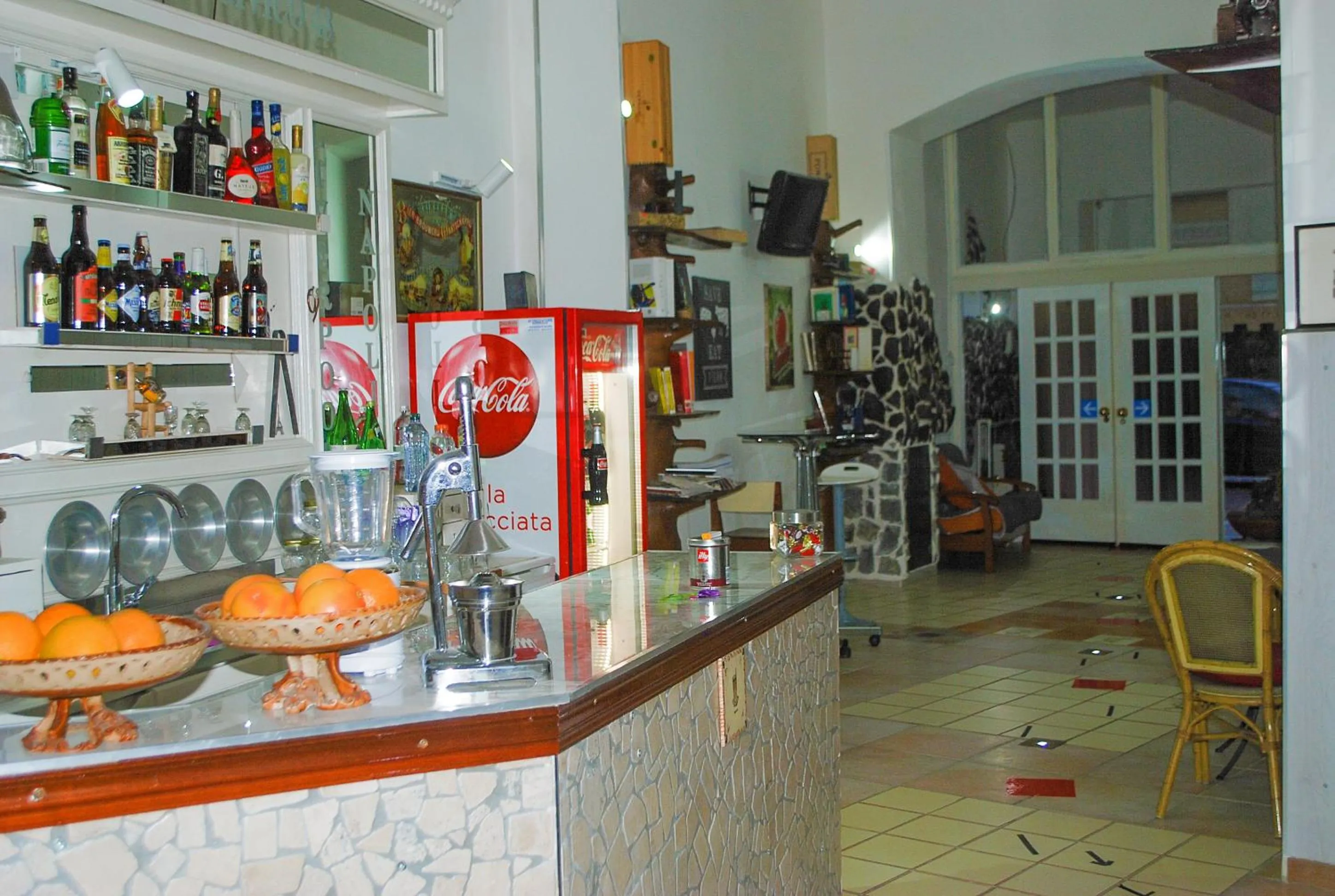 Communal lounge/ TV room in B&B Cappotto civico 48