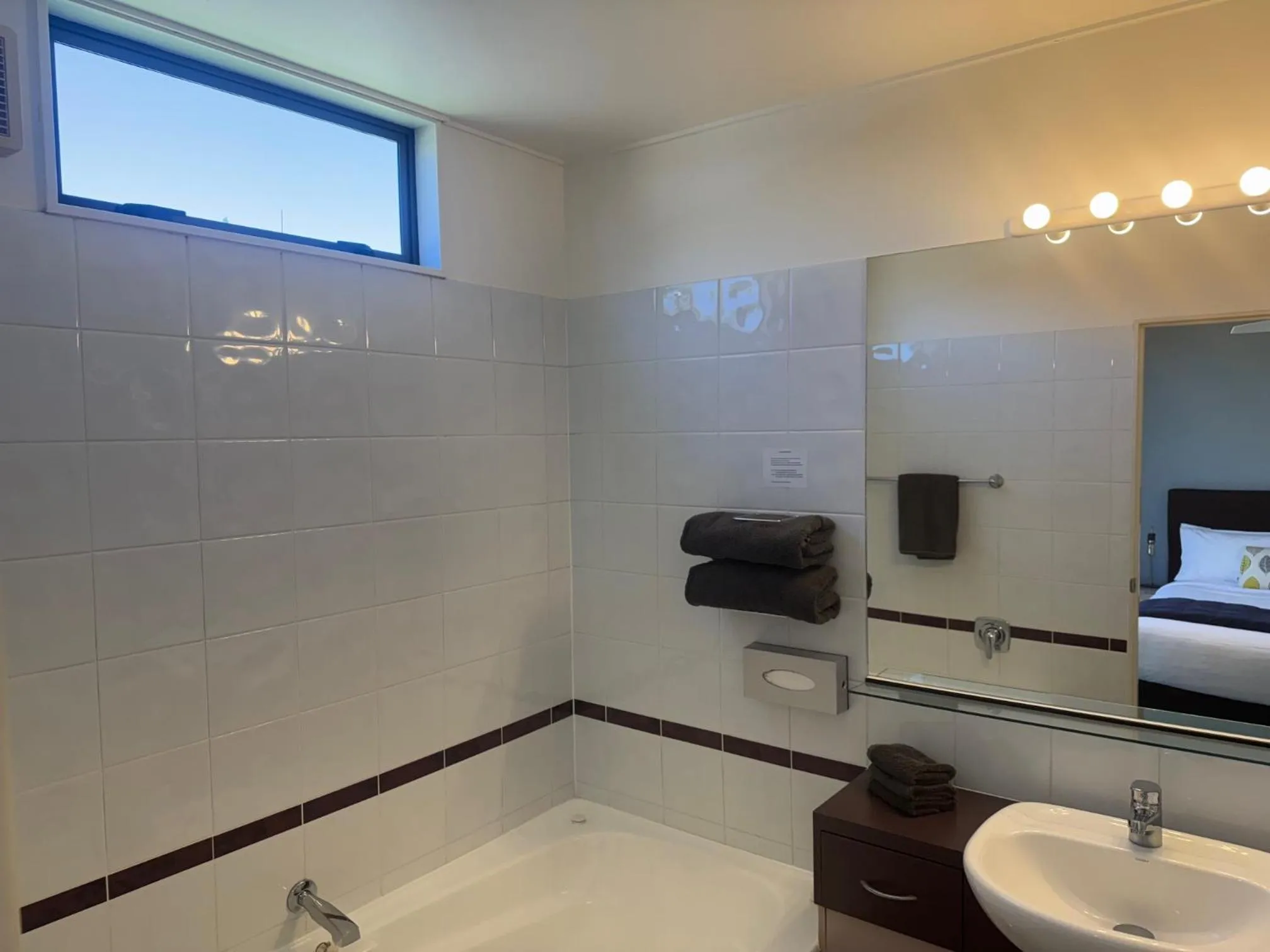 Bathroom in Academy Motor Inn