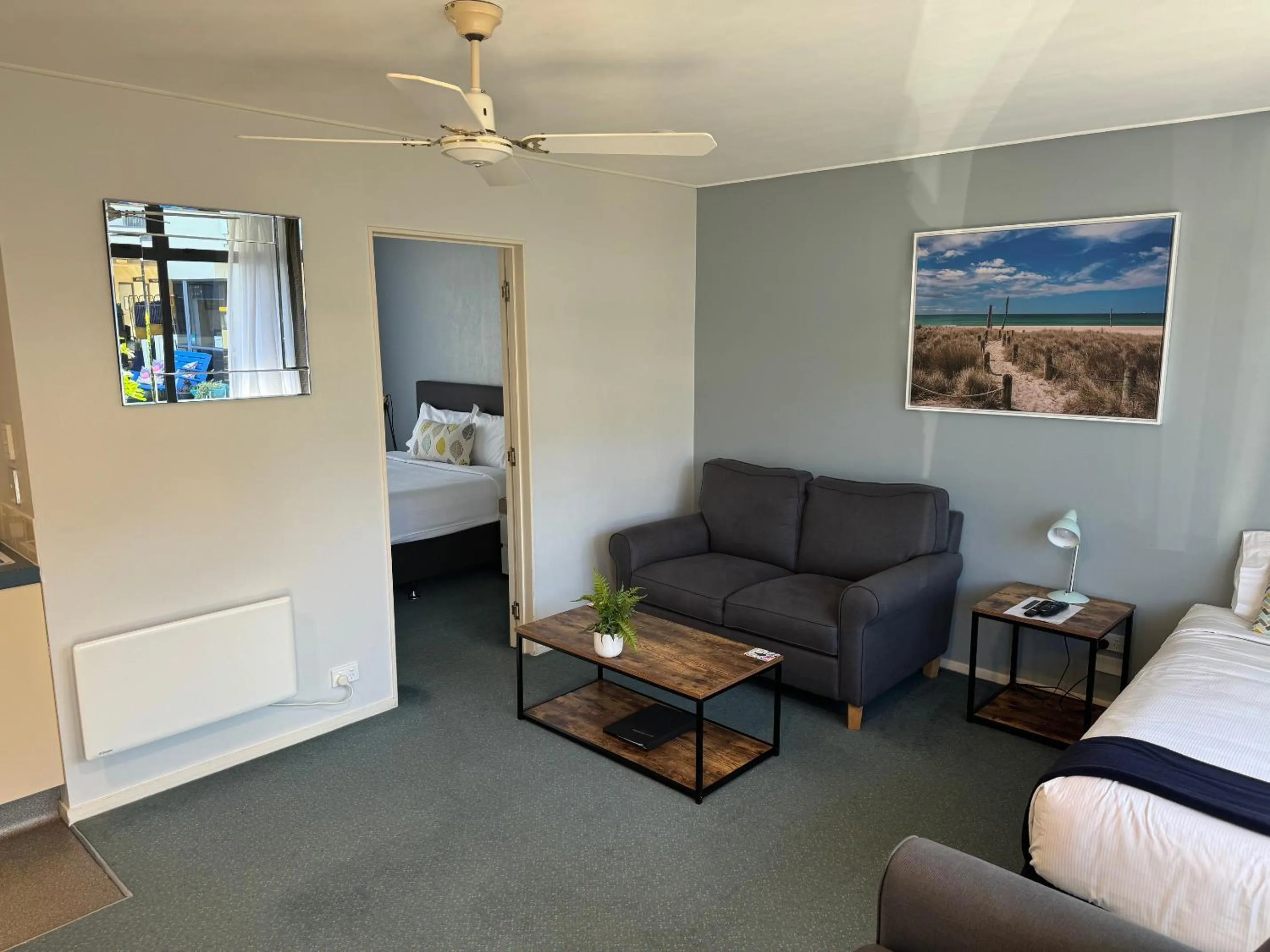 Living room in Academy Motor Inn