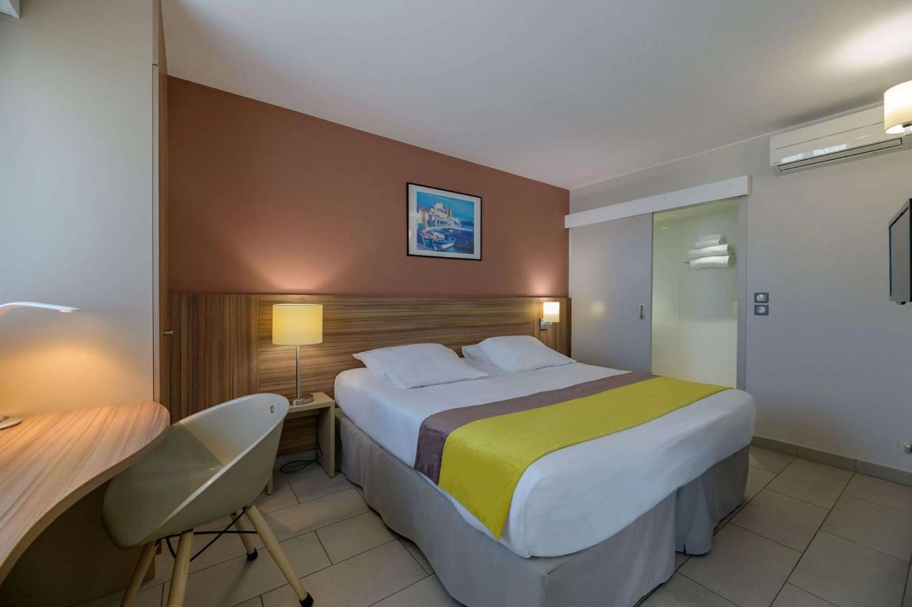 Photo of the whole room, Bed in Best Western Plus Ajaccio Amirauté