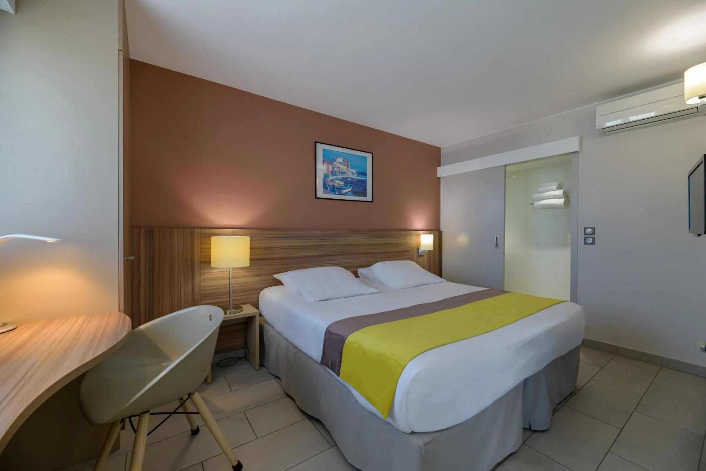 Photo of the whole room, Bed in Best Western Plus Ajaccio Amirauté
