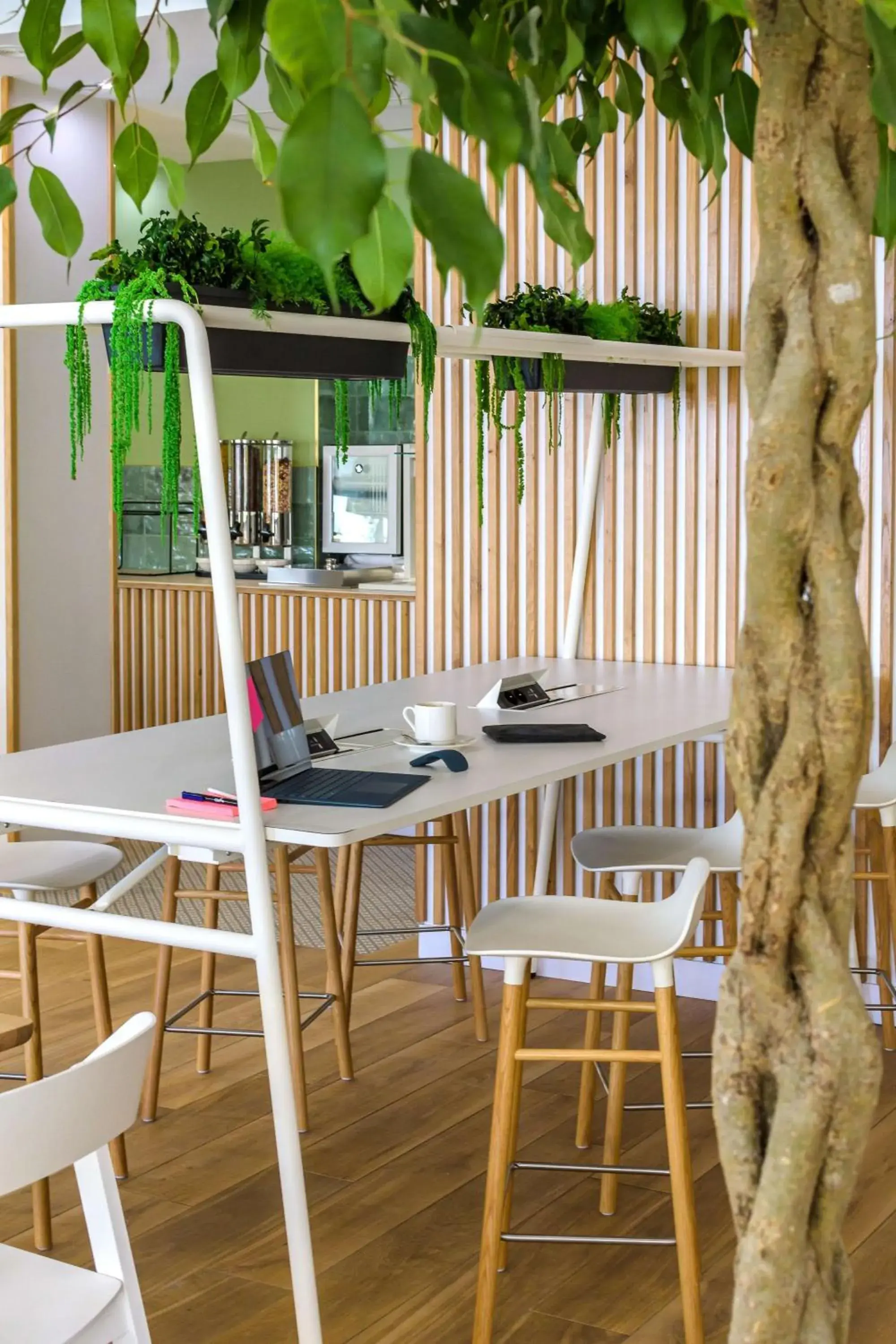 Lounge or bar in Best Western Plus Ajaccio Amirauté Lounge or bar in Best Western Plus Ajaccio Amirauté