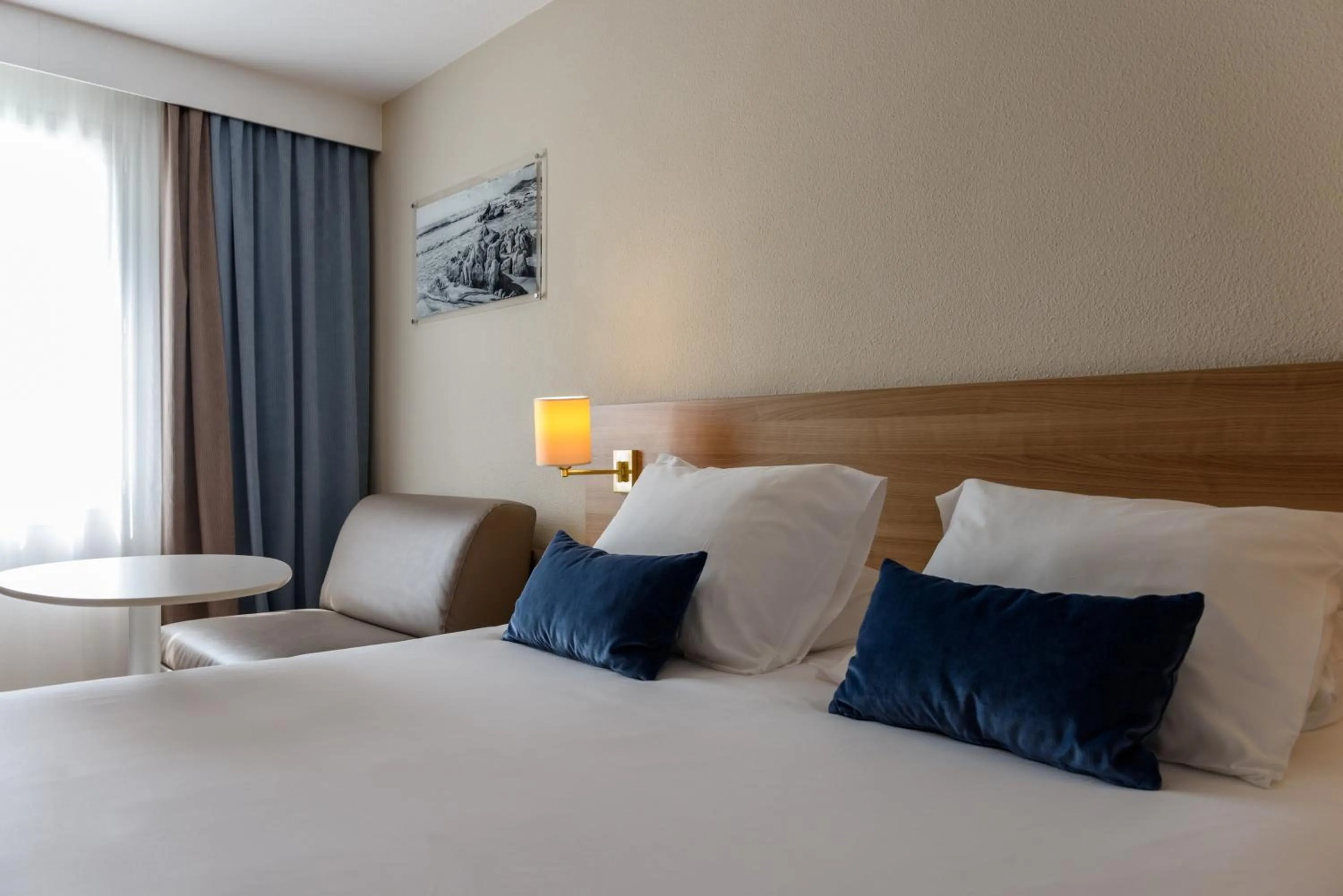 Photo of the whole room, Bed in Best Western Plus Ajaccio Amirauté