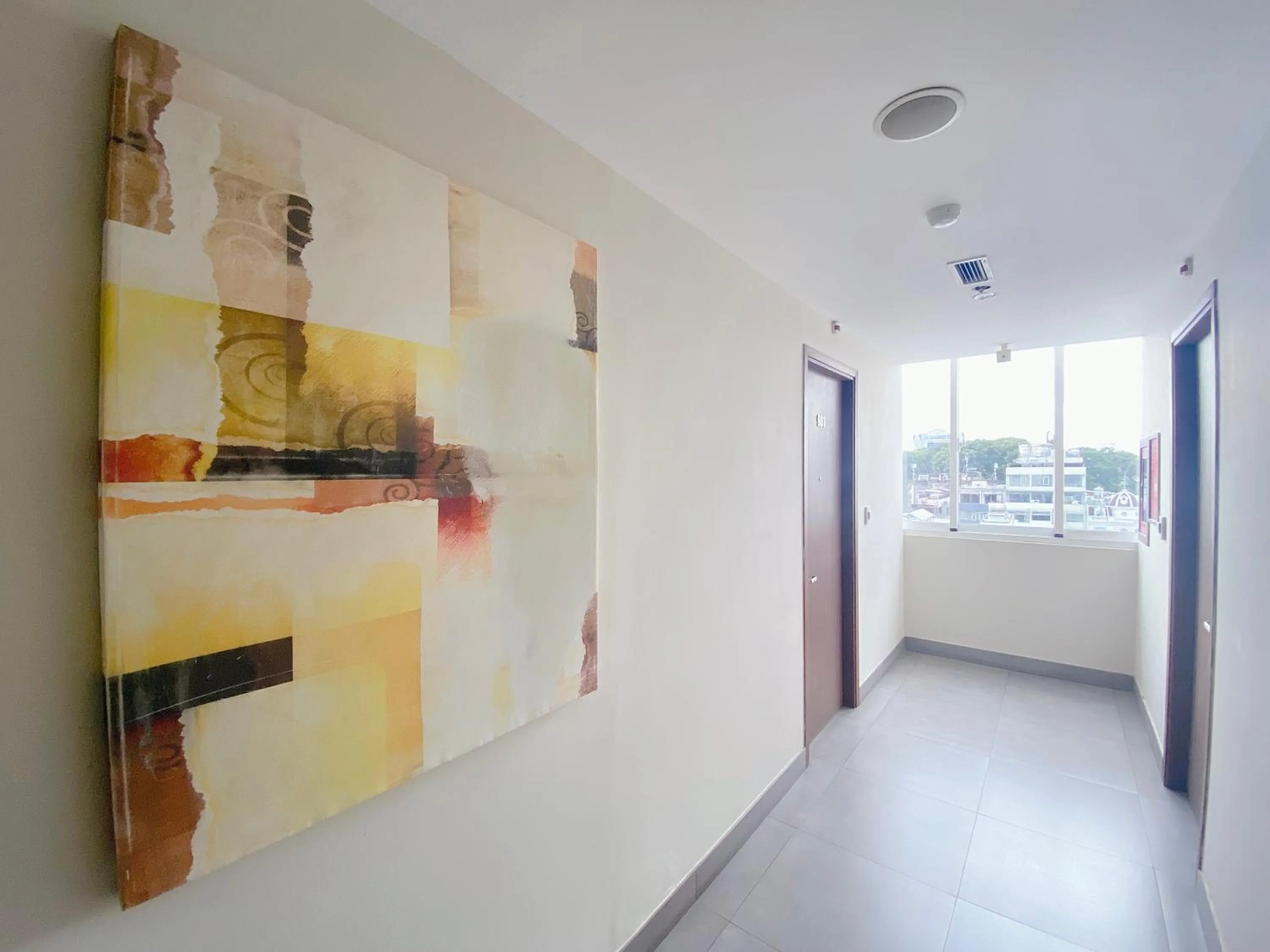 Area and facilities in The Luxe Hotel