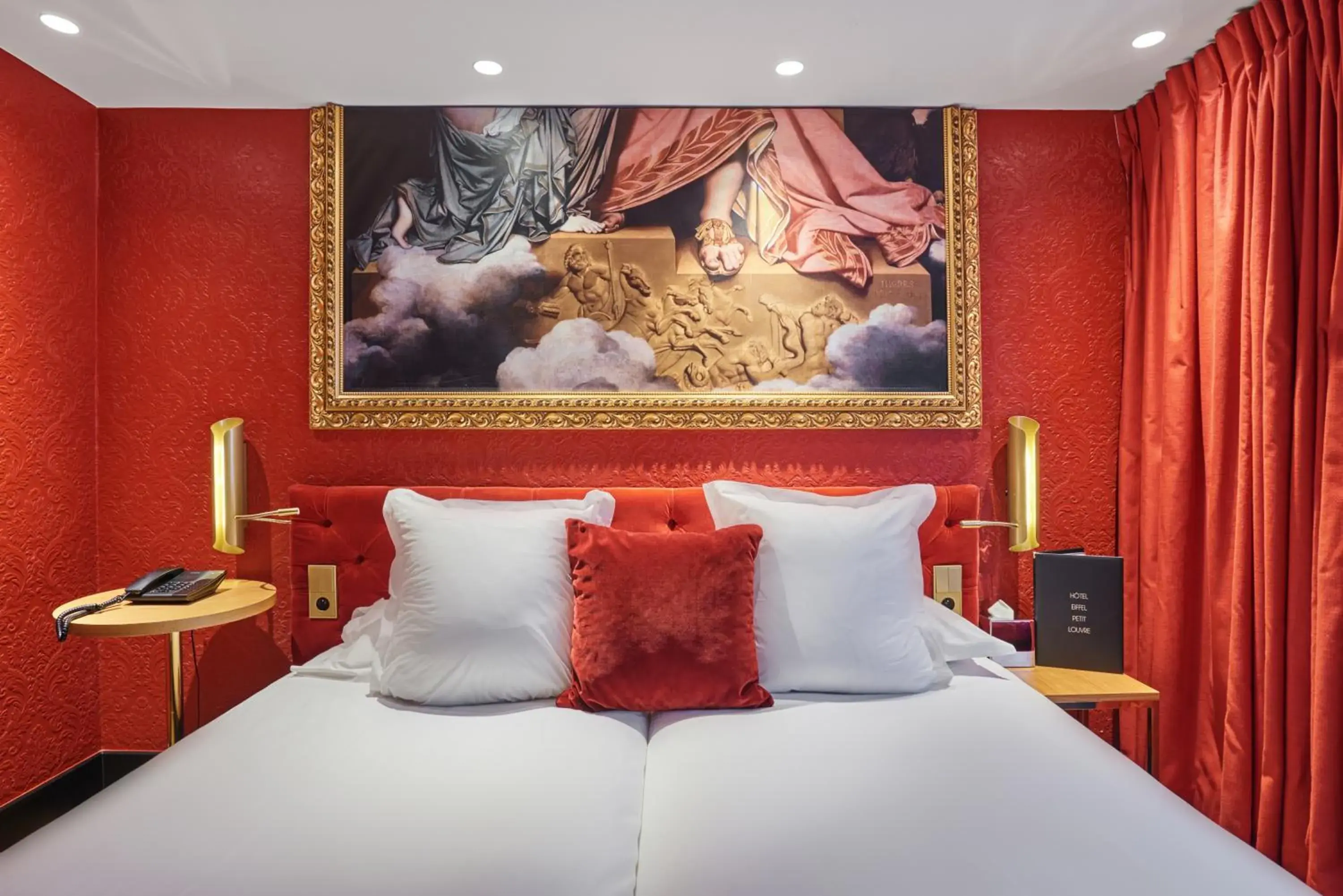 Bed in Hotel Eiffel Petit Louvre Bed in Hotel Eiffel Petit Louvre