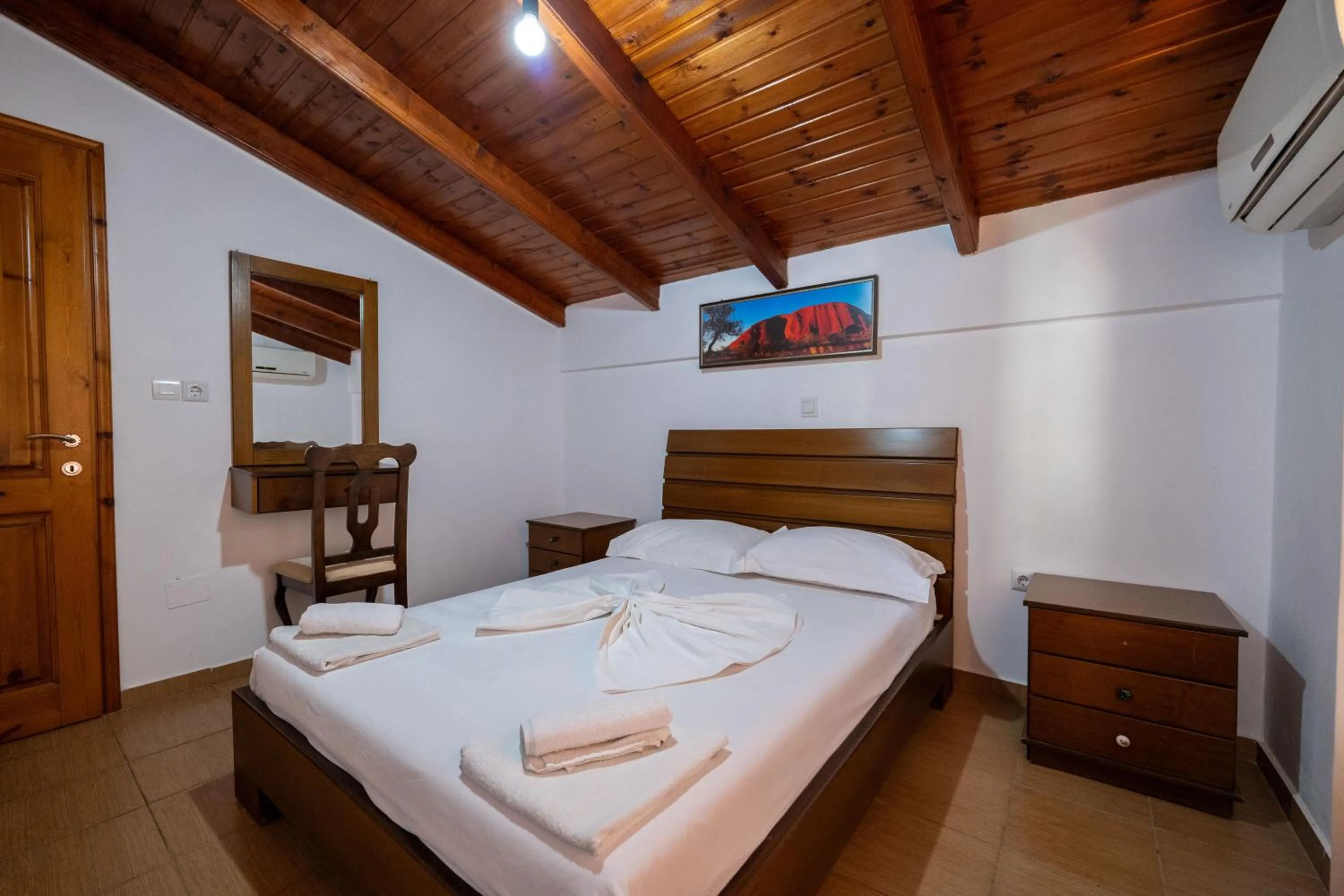 Bed in Apart Hotel Alex