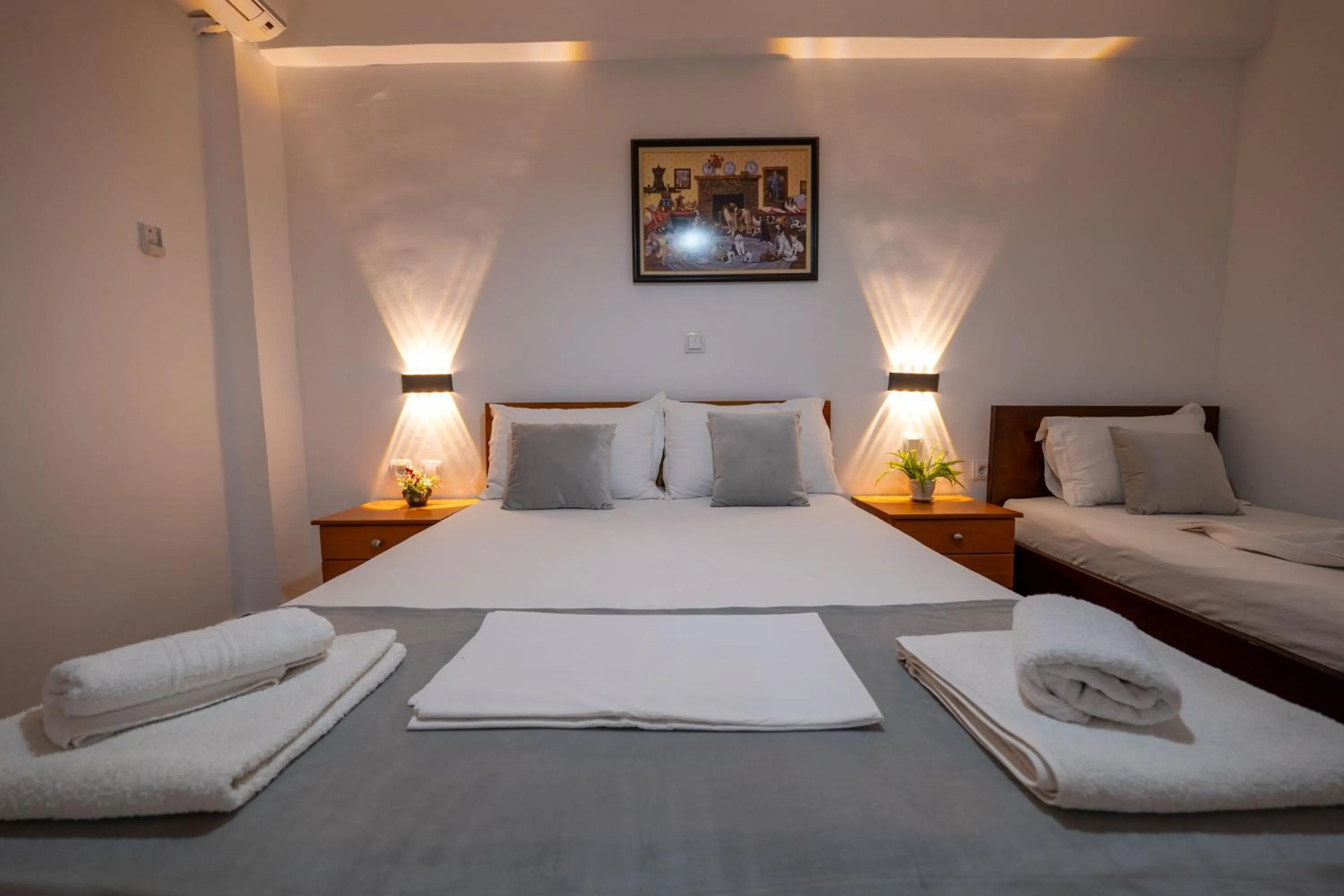 Bed in Apart Hotel Alex