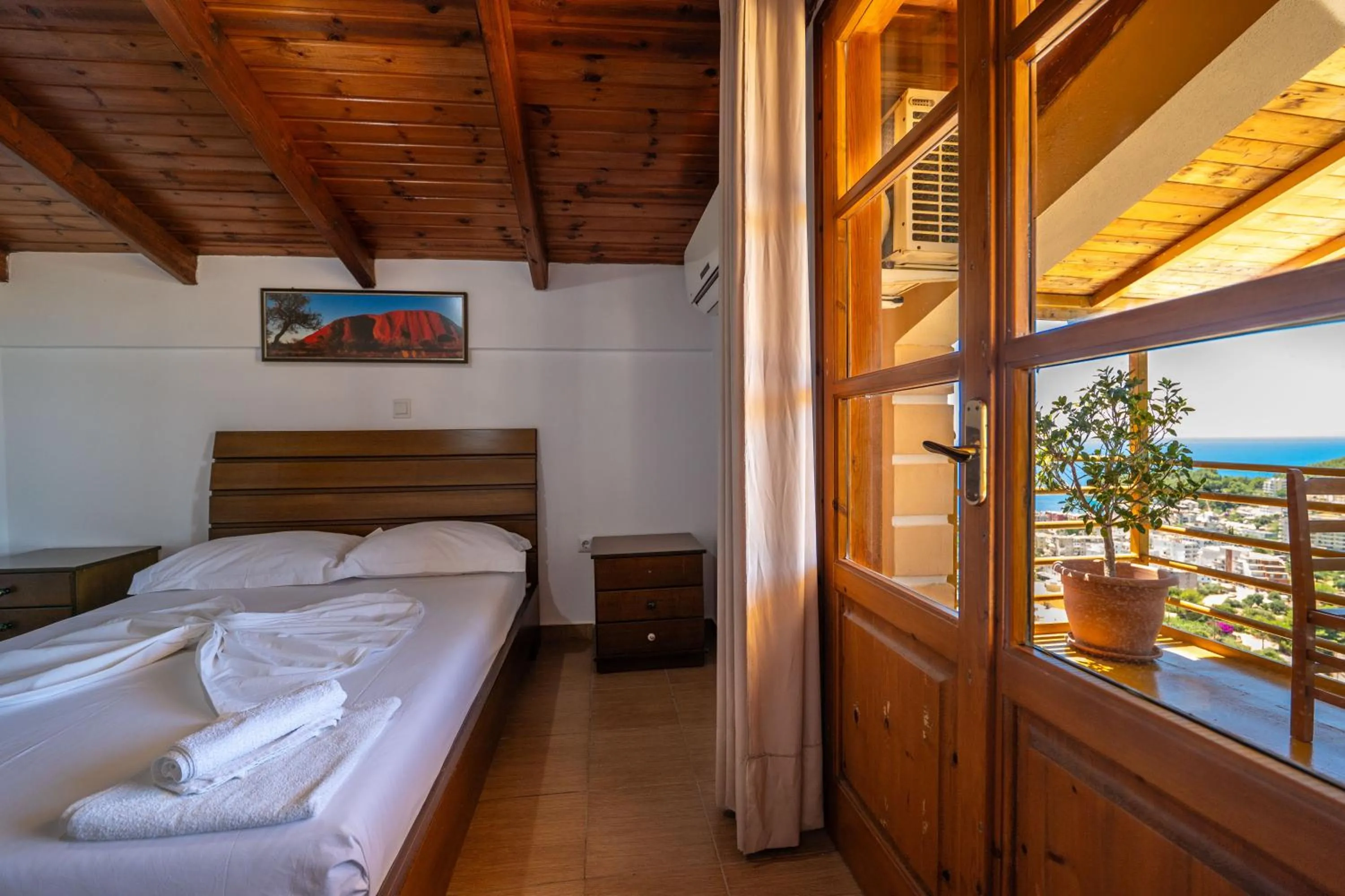 Bed in Apart Hotel Alex