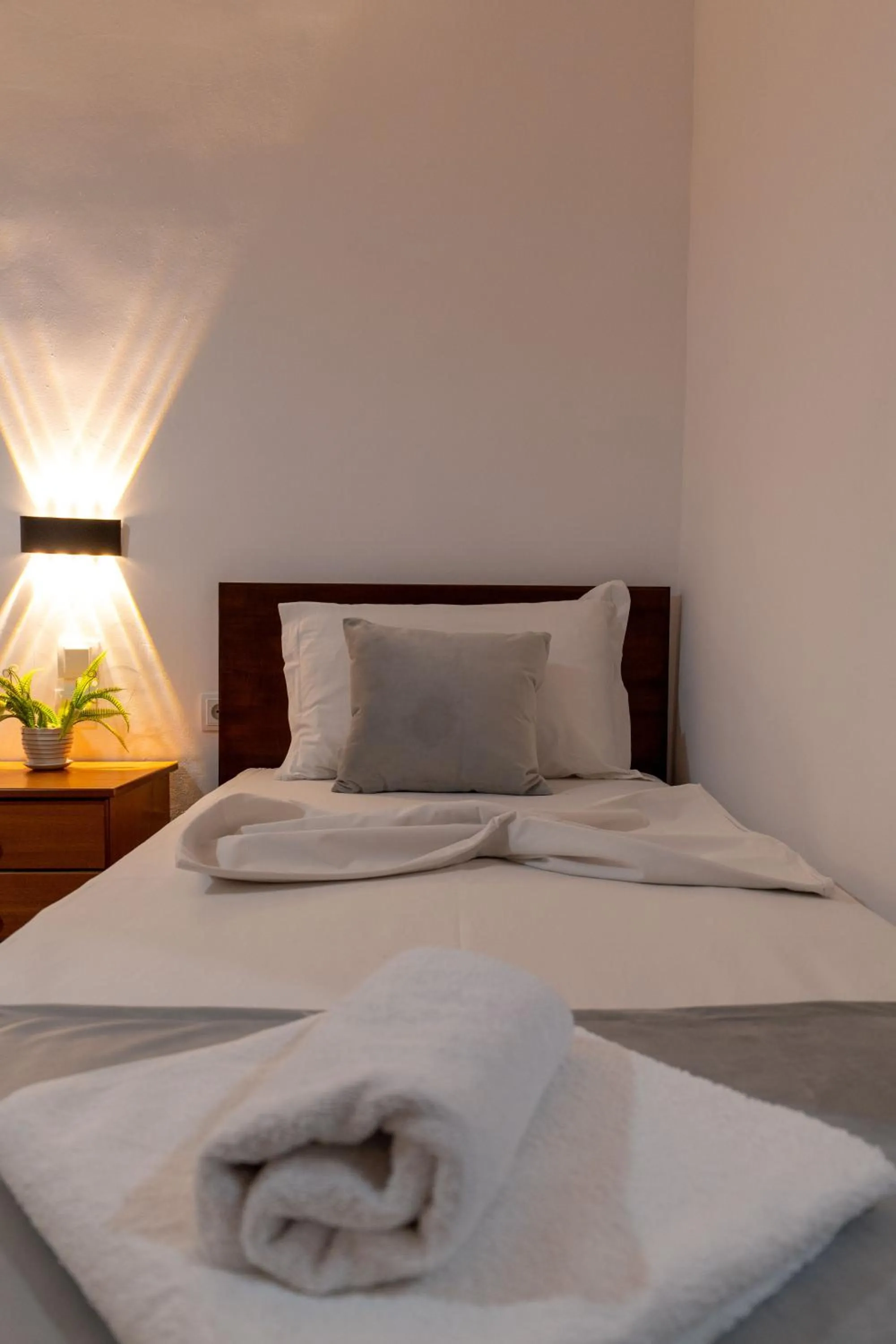 Bed in Apart Hotel Alex