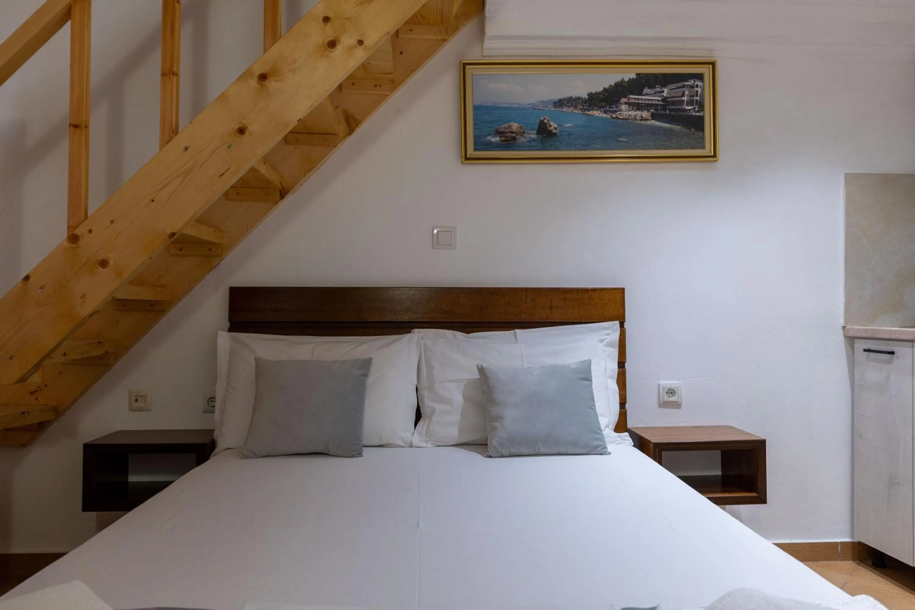 Bed in Apart Hotel Alex