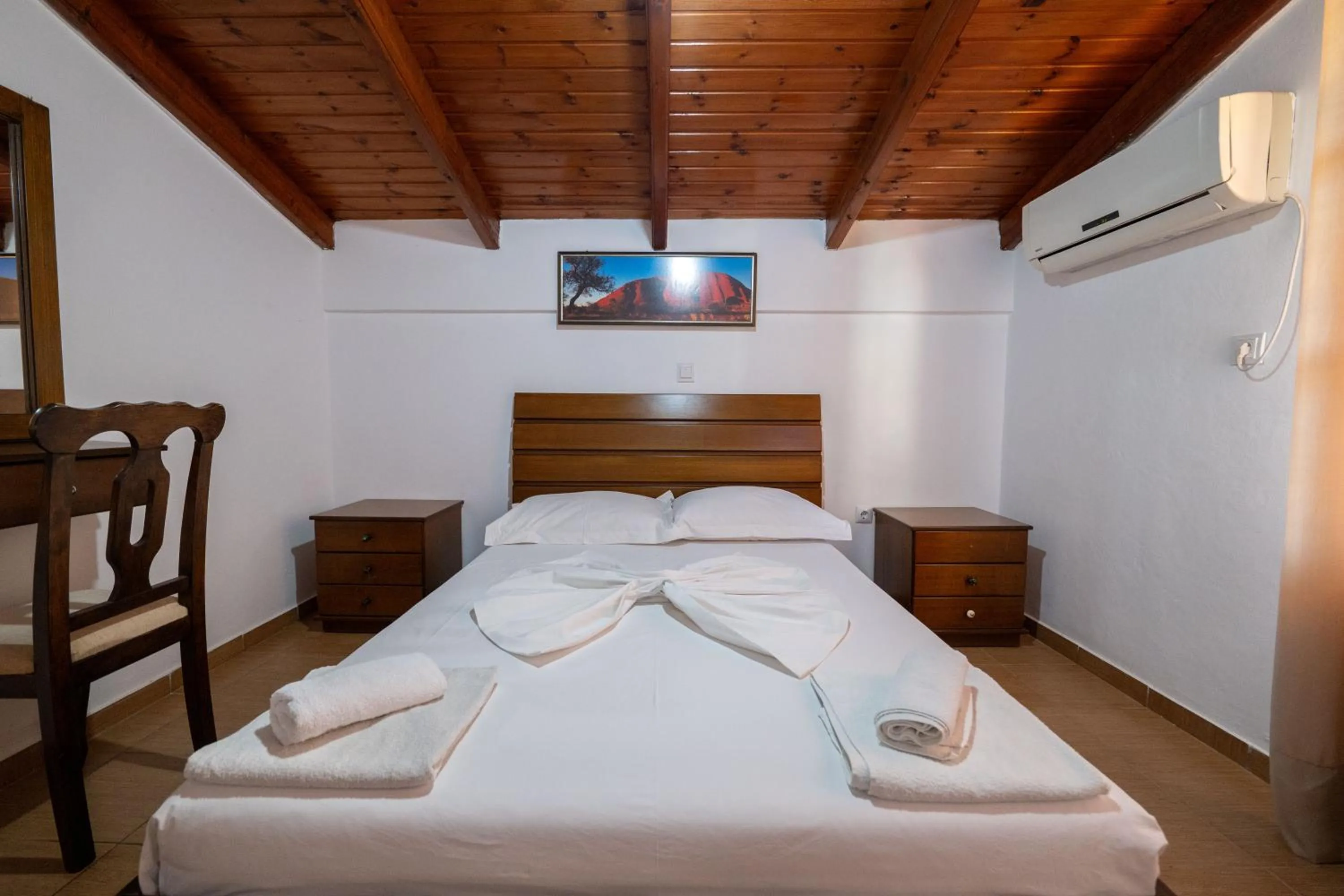 Bed in Apart Hotel Alex