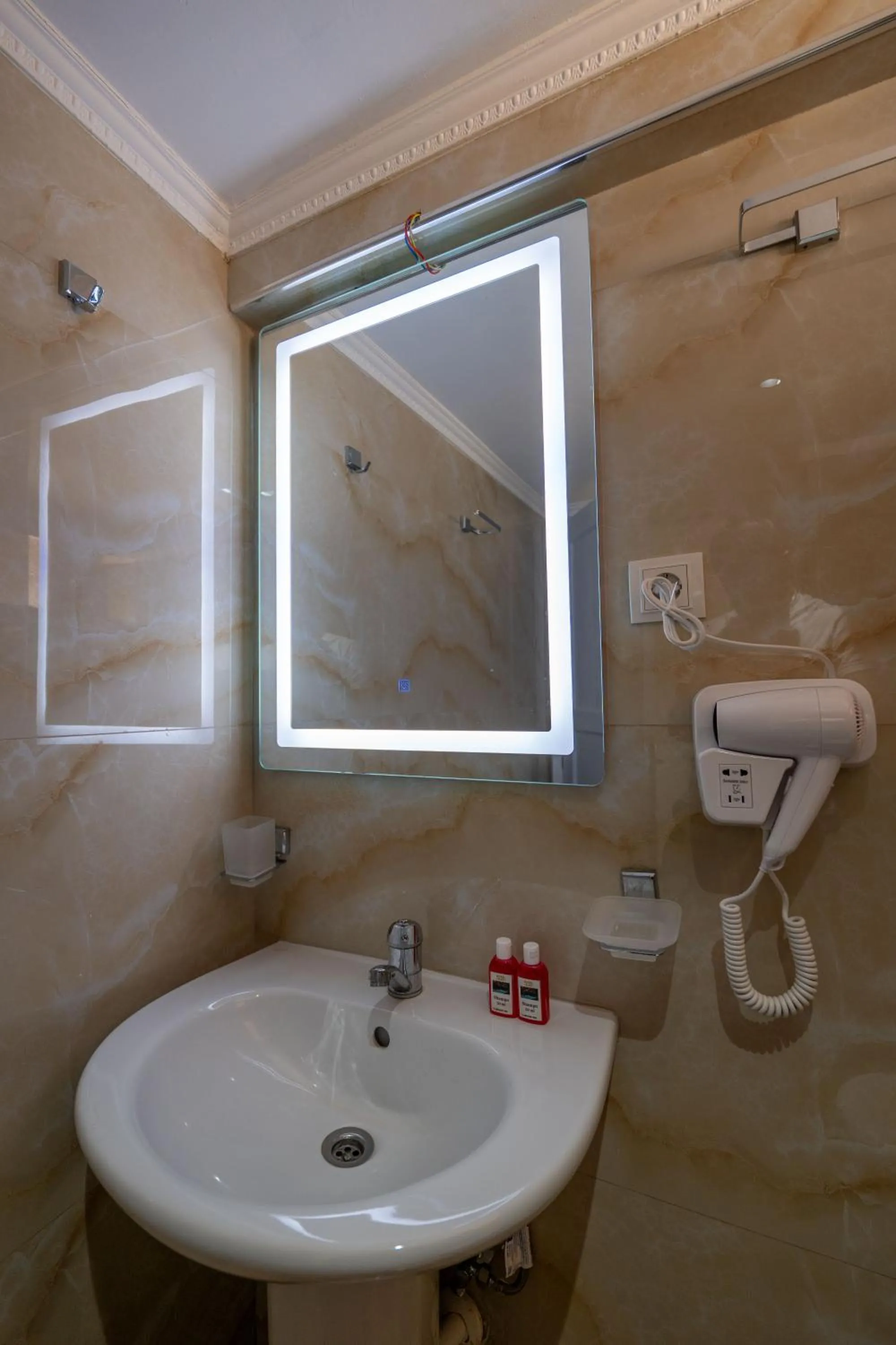 Shower in Apart Hotel Alex