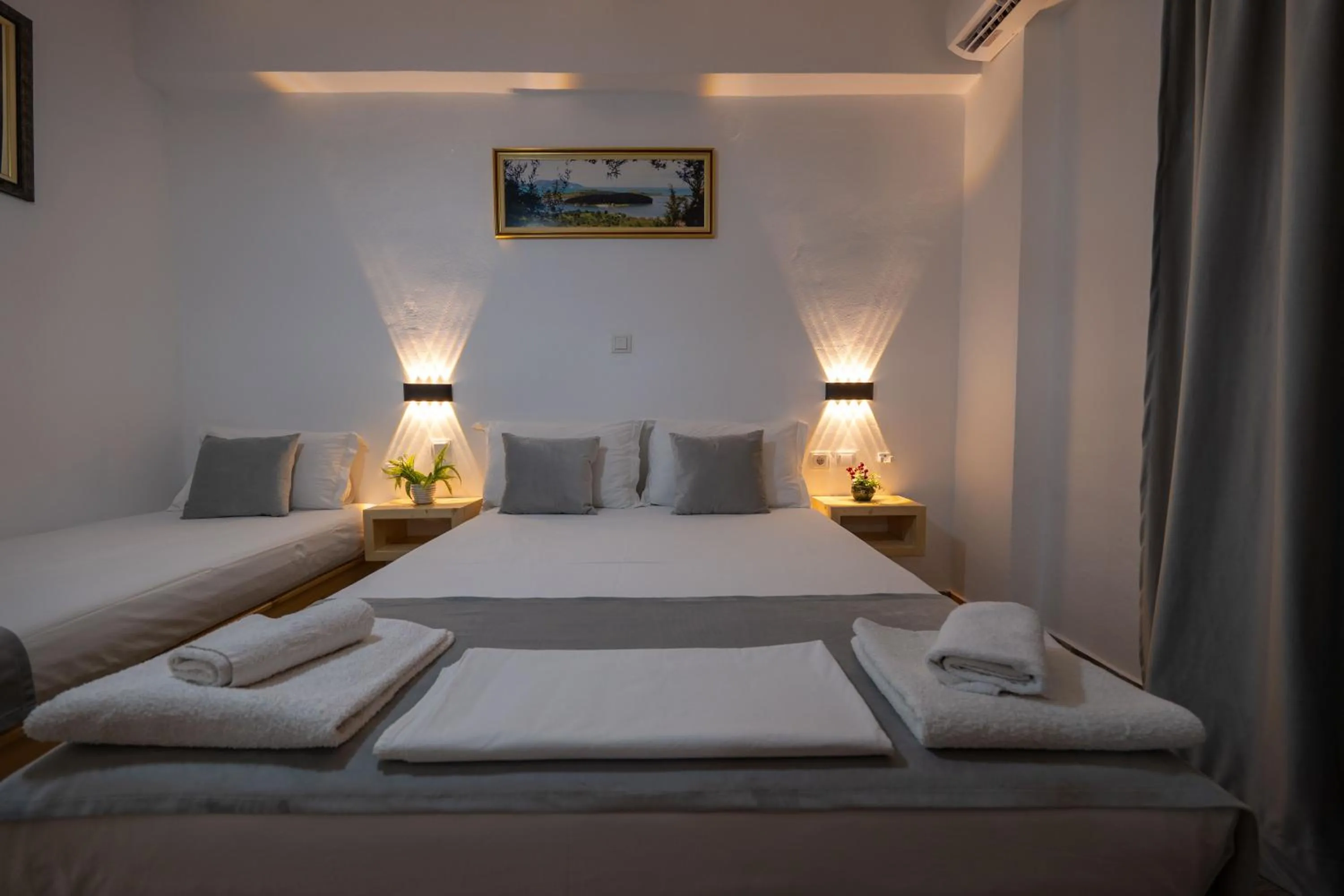 Bed in Apart Hotel Alex