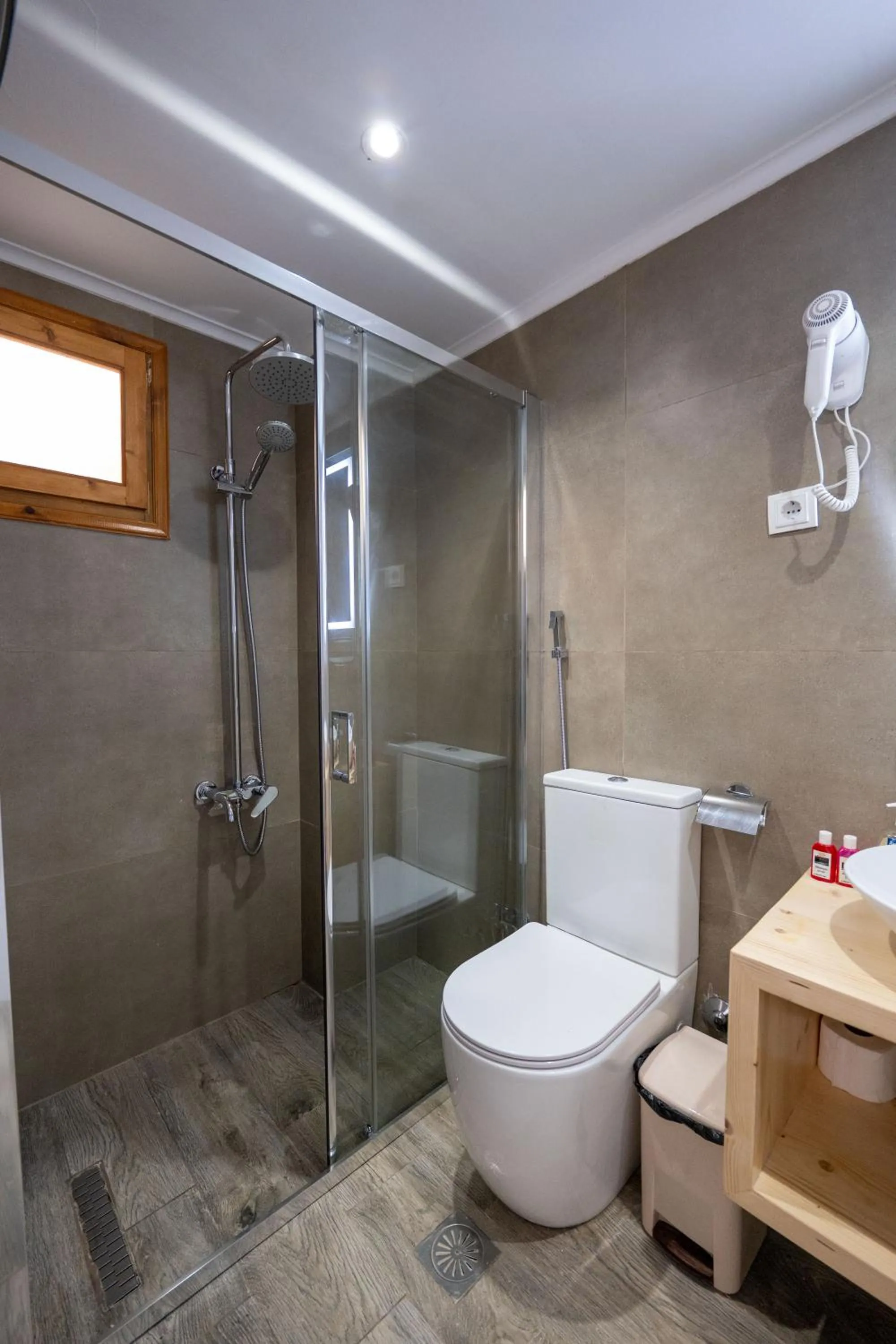 Shower in Apart Hotel Alex