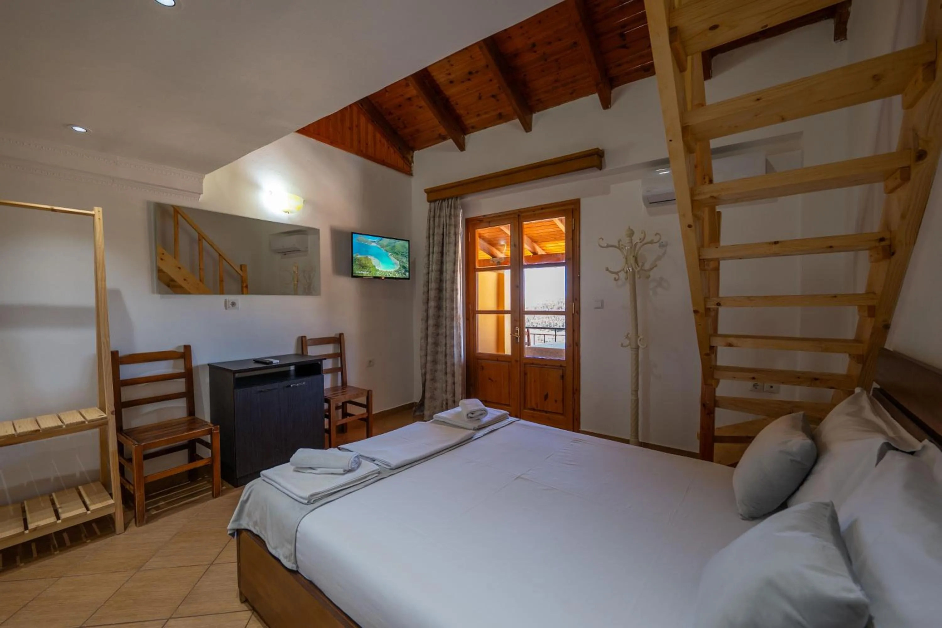 Bed in Apart Hotel Alex