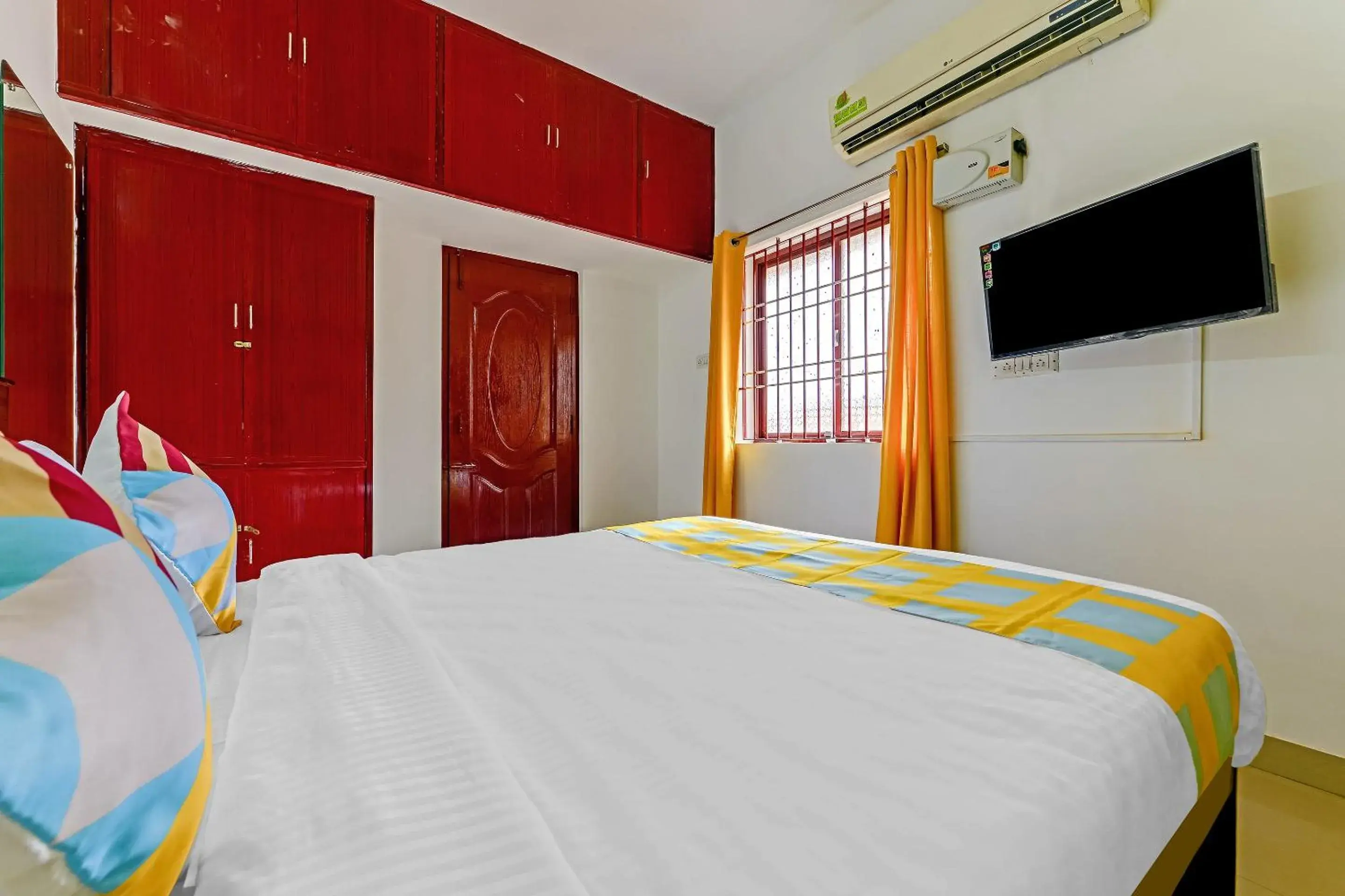 Bedroom, Bed in Hotel O JJ Residency Bedroom, Bed in Hotel O JJ Residency