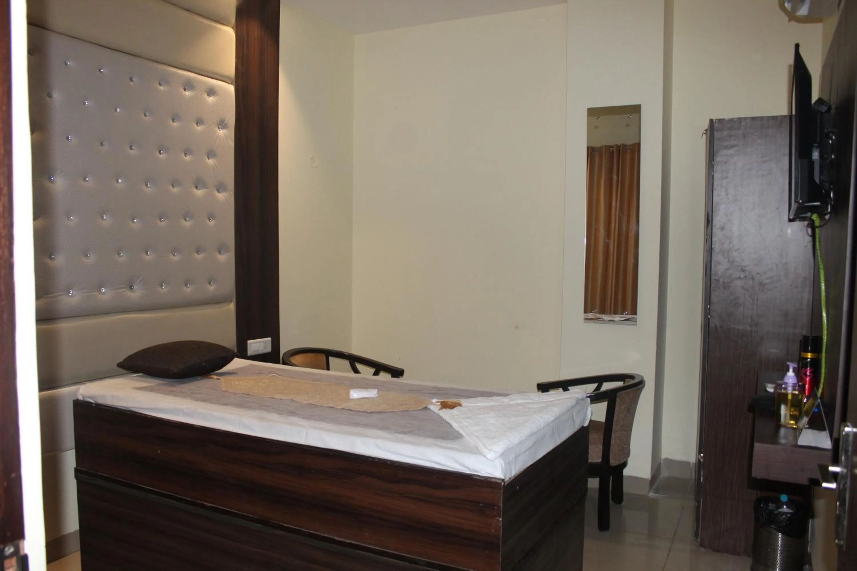 Massage in hotel the Diamond