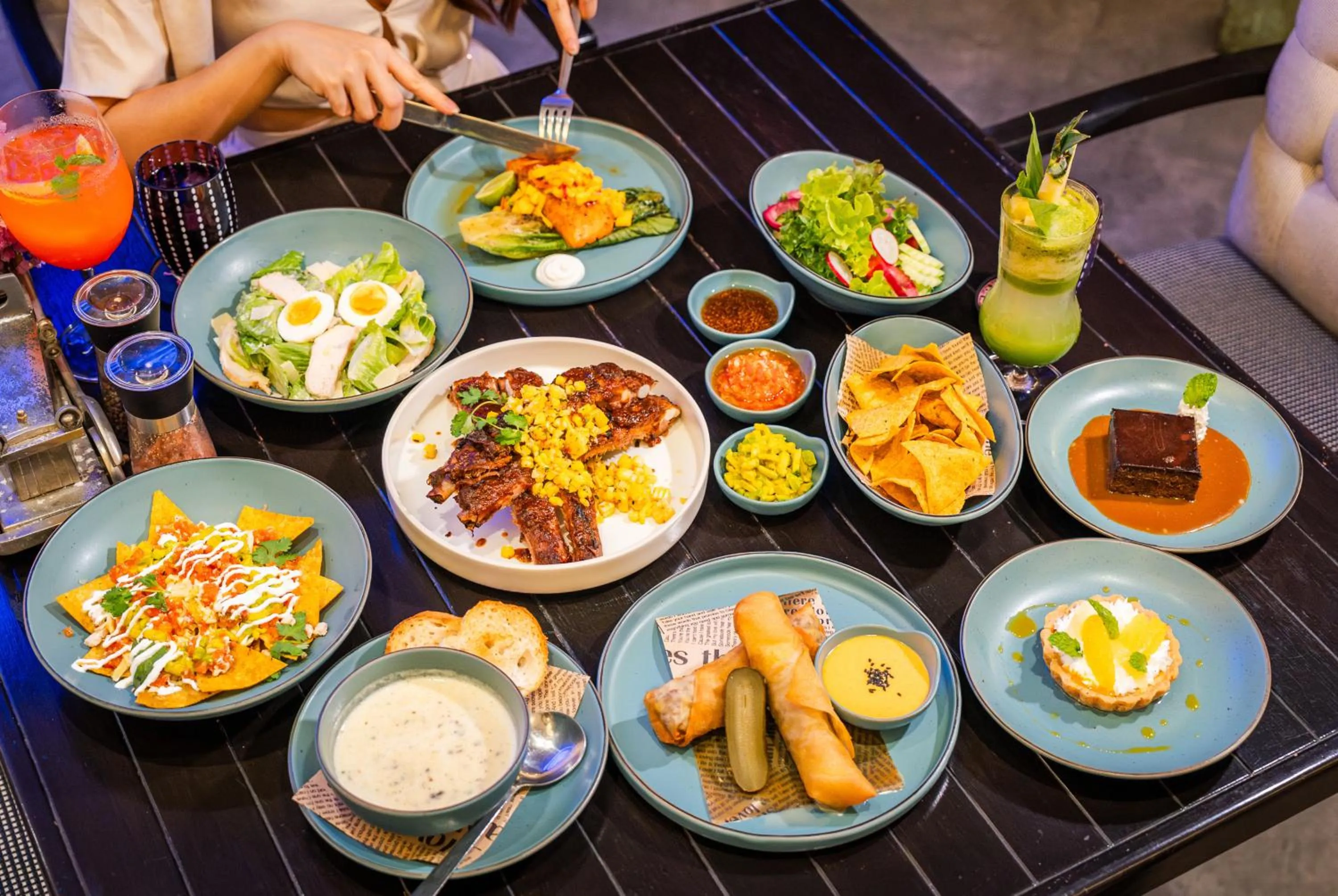 Restaurant/places to eat in Wave Hotel Pattaya