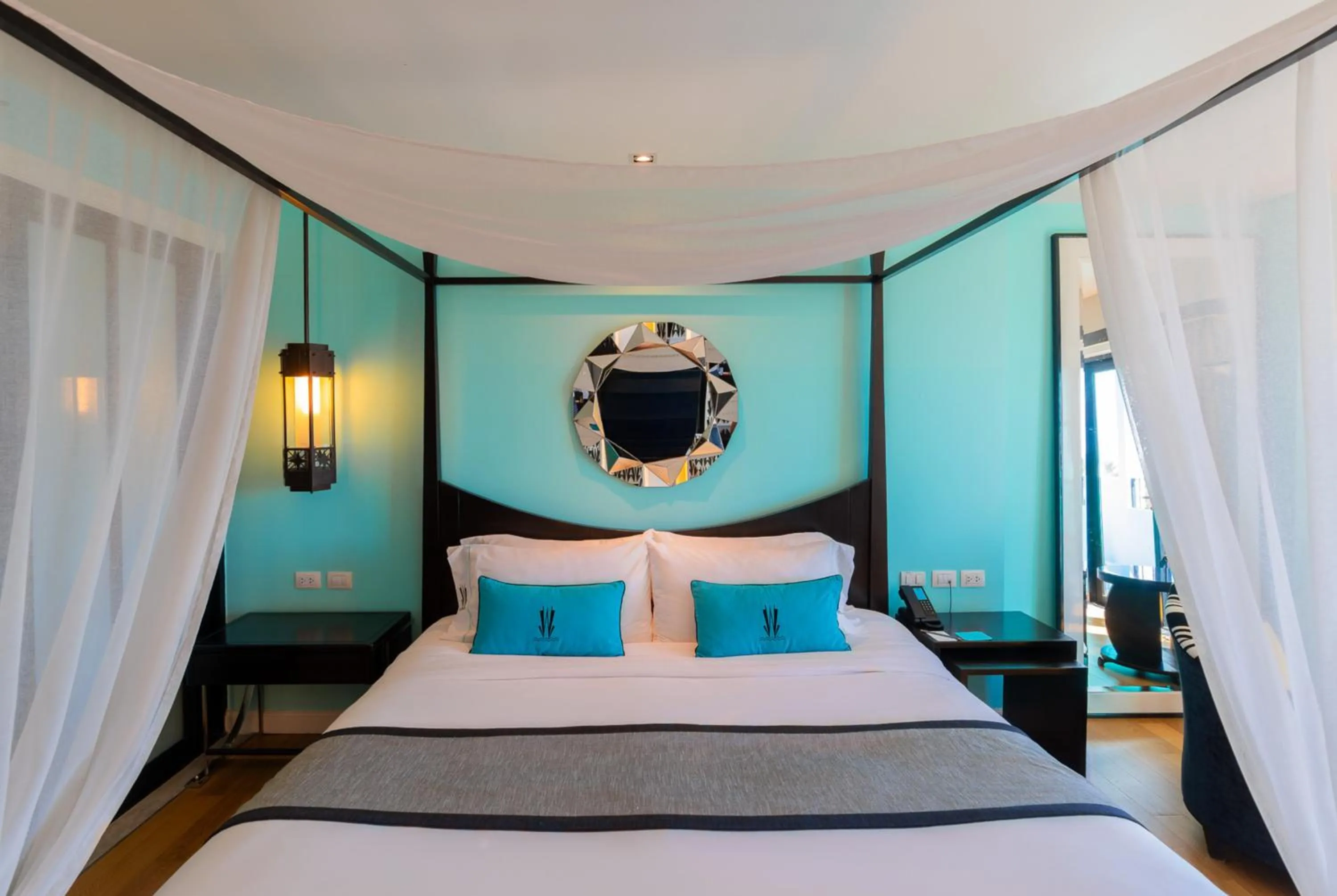 Bed in Wave Hotel Pattaya