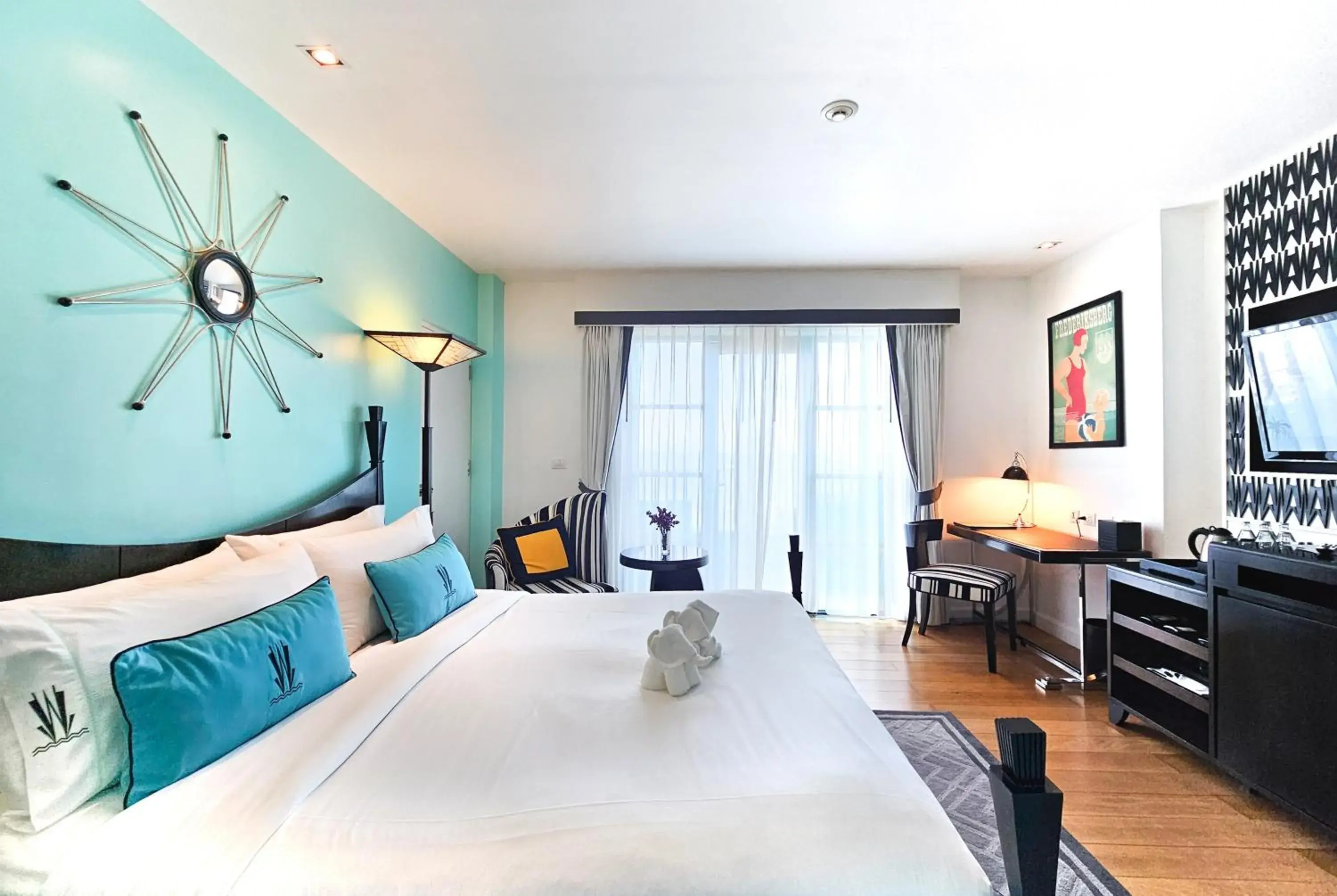 Bedroom, Bed in Wave Hotel Pattaya Bedroom, Bed in Wave Hotel Pattaya