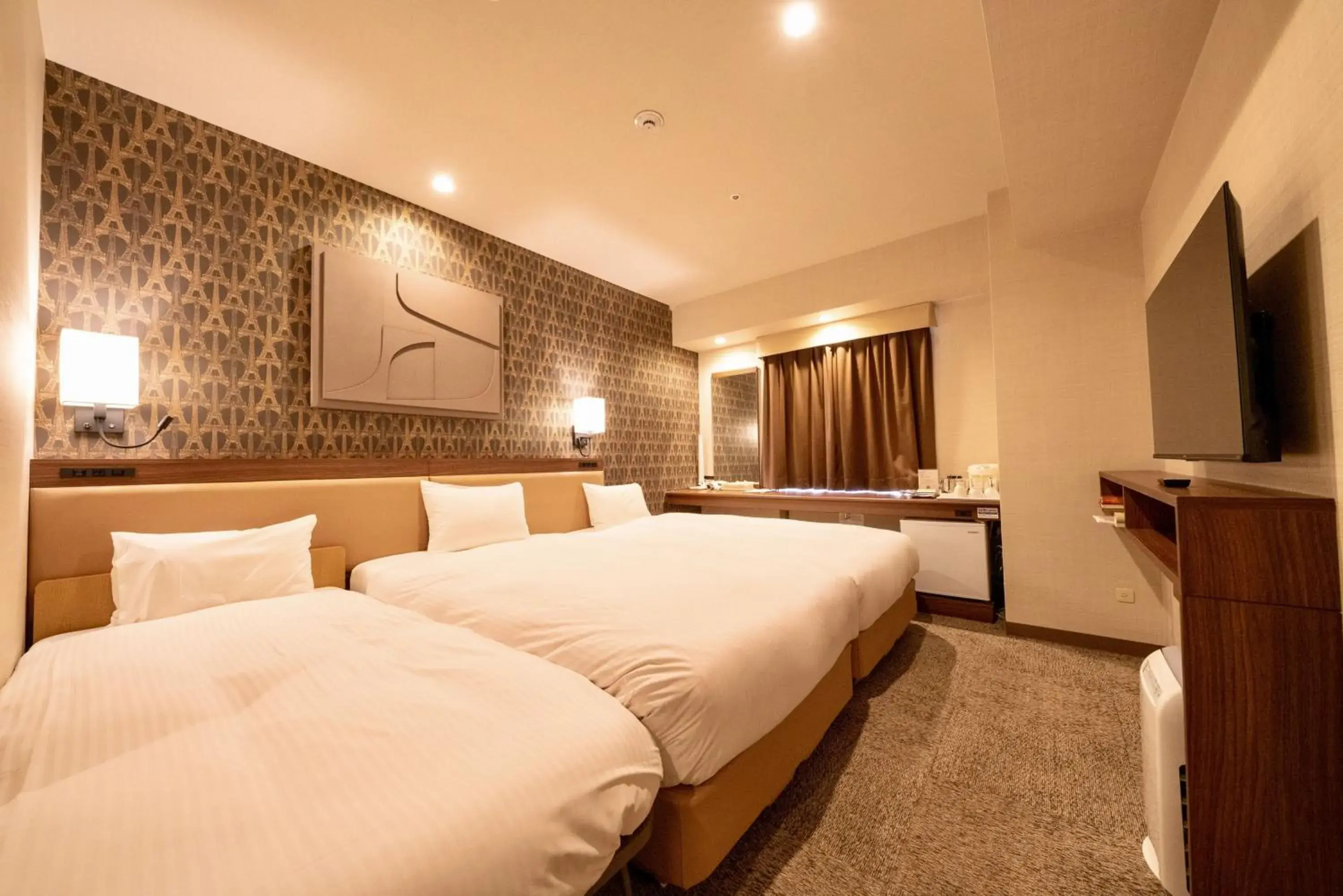 Standard Twin Room with Extra Bed - Non-Smoking in HOTEL FUKURACIA OSAKA-BAY Standard Twin Room with Extra Bed - Non-Smoking in HOTEL FUKURACIA OSAKA-BAY