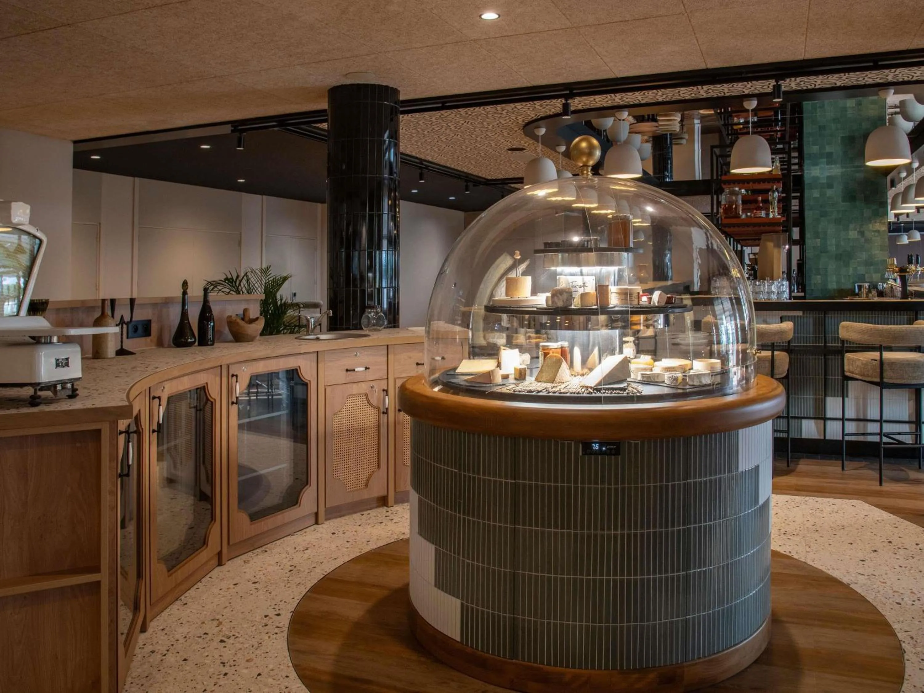 Restaurant/places to eat in Mercure Toulouse Aéroport Golf de Seilh