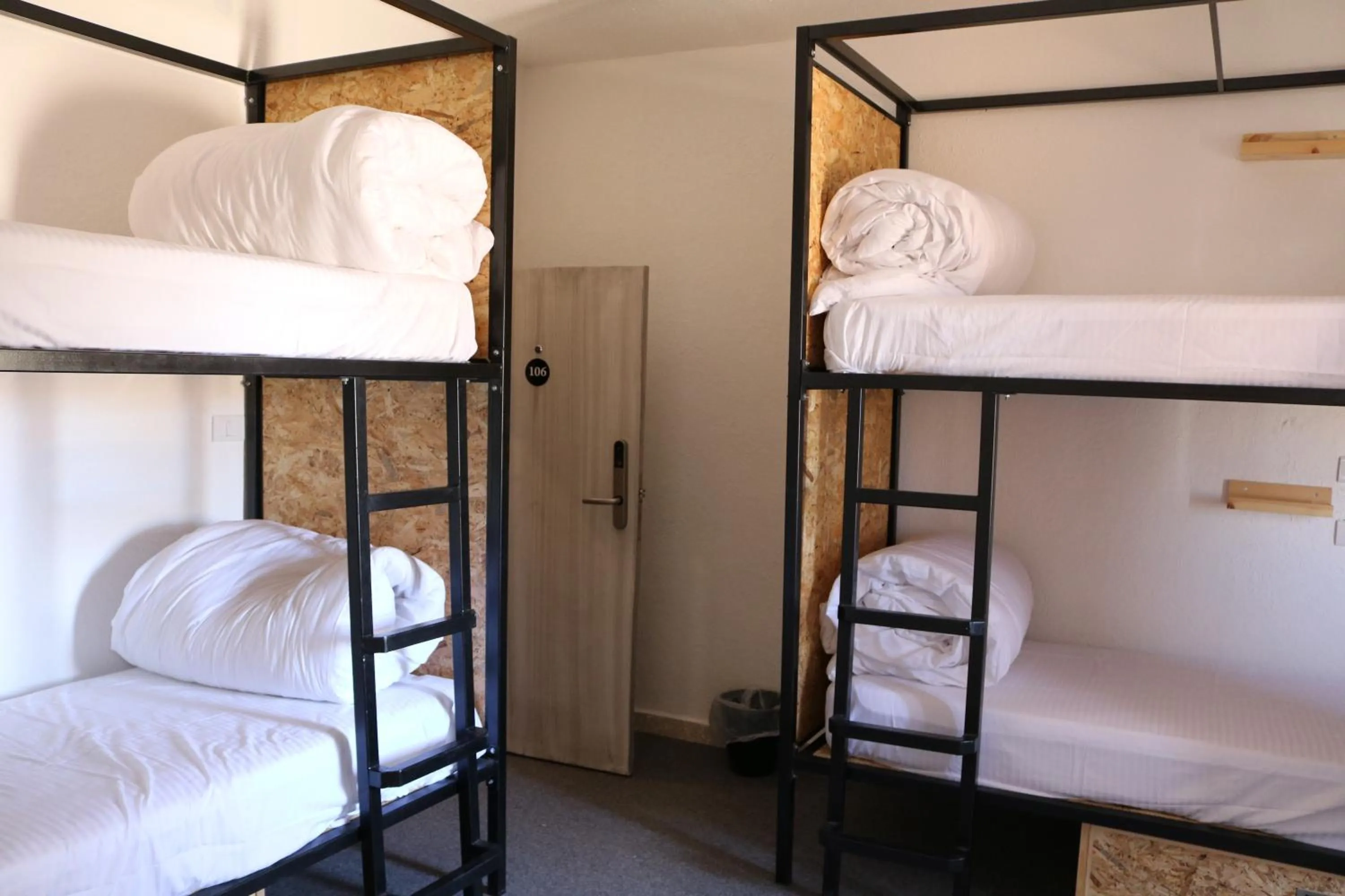 bunk bed, Bed in Nomads Hotel