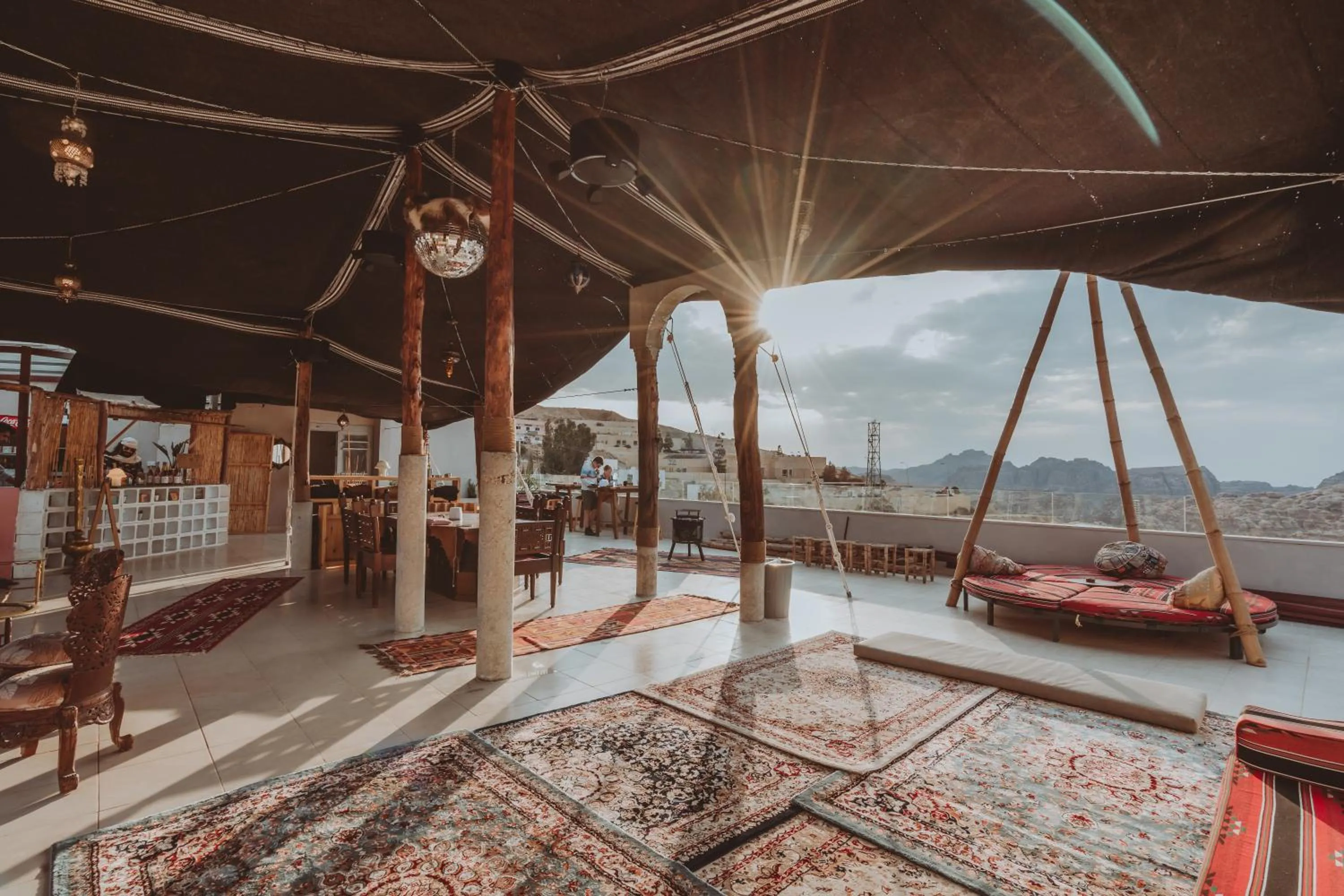 Restaurant/places to eat in Nomads Hotel