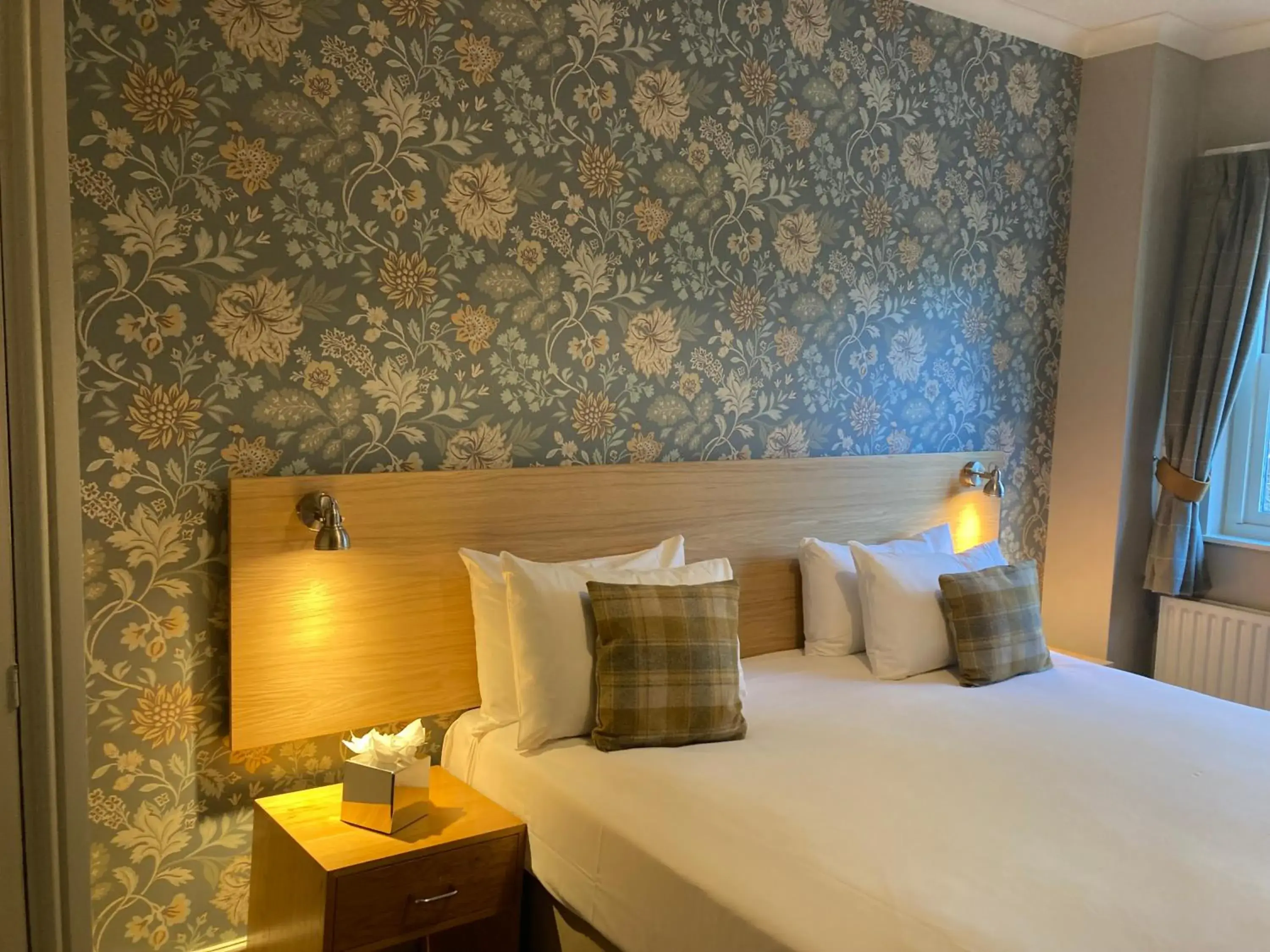 Triple Room with Bathroom in The Oxnoble Triple Room with Bathroom in The Oxnoble