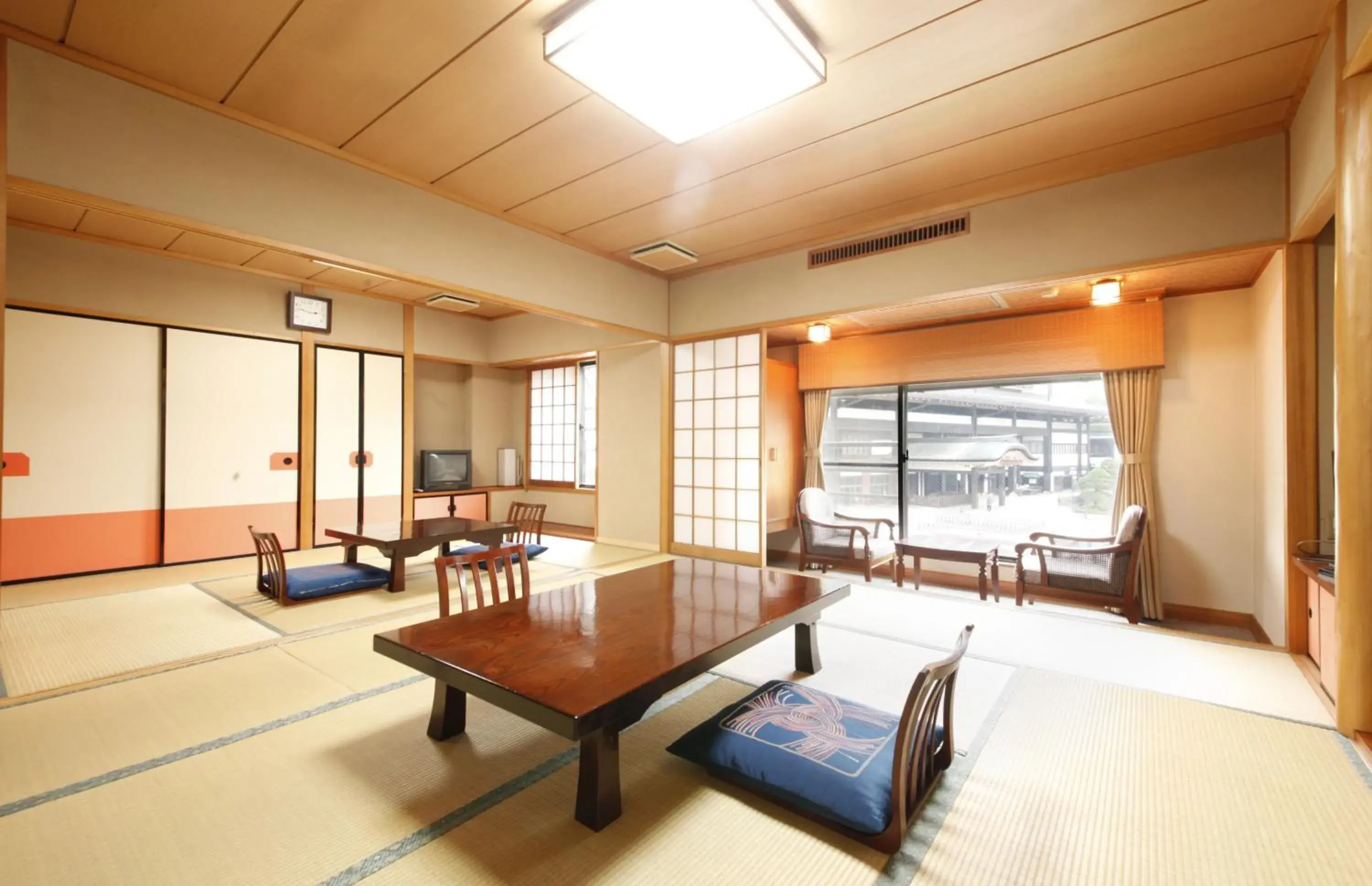 Photo of the whole room in Wakamatsu Honten Photo of the whole room in Wakamatsu Honten