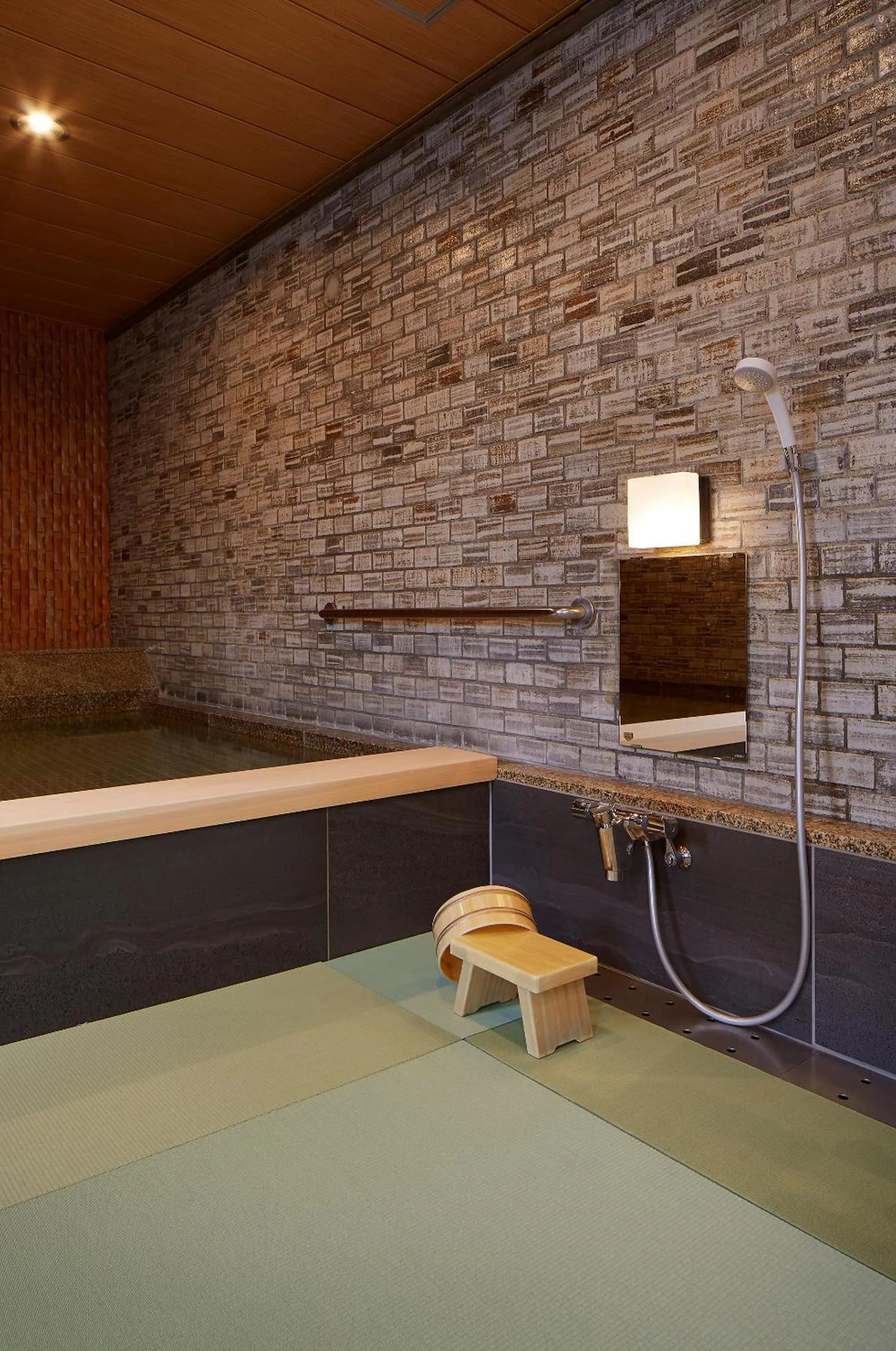 Hot Spring Bath in Wakamatsu Honten