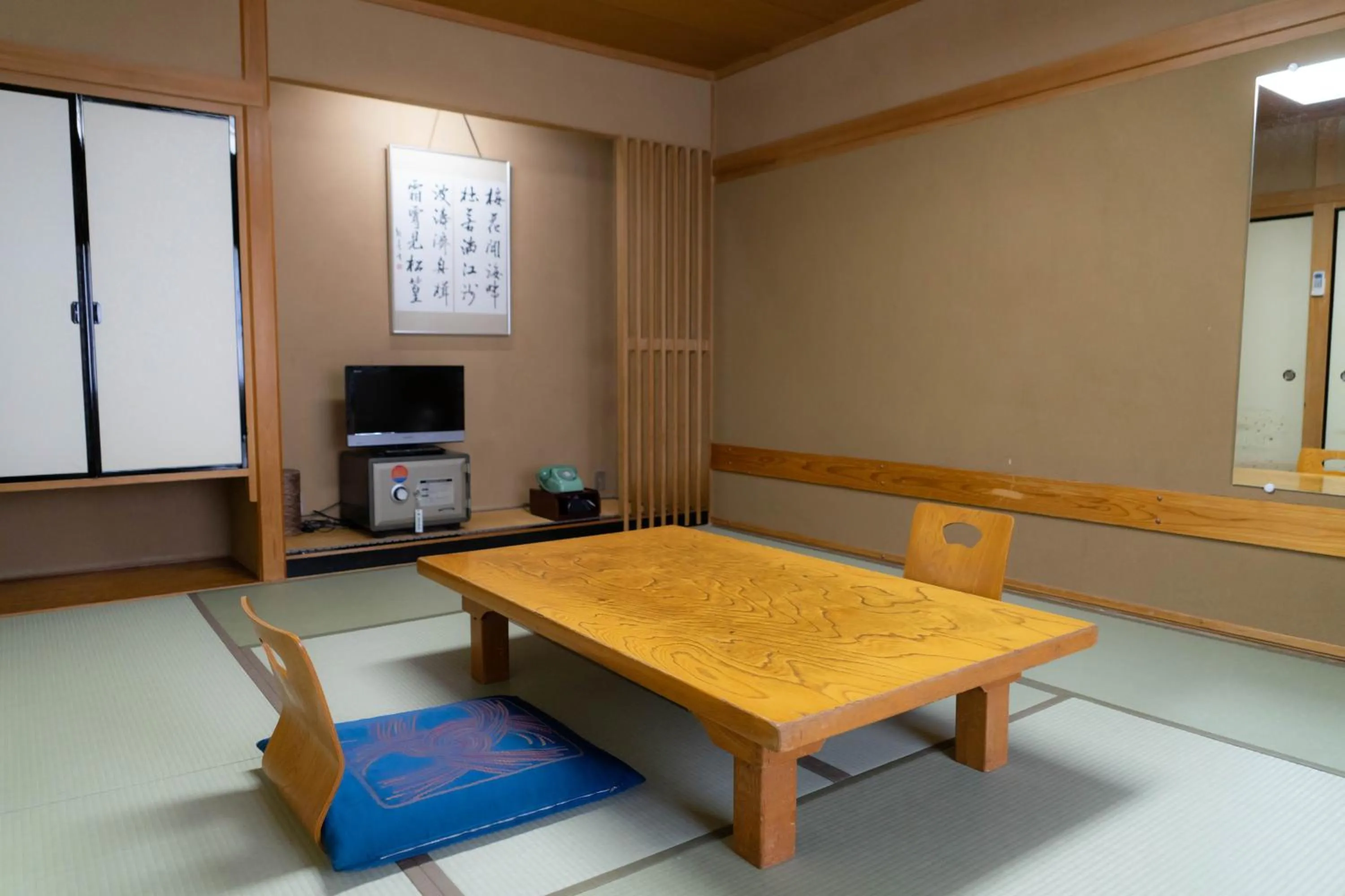 Living room in Wakamatsu Honten