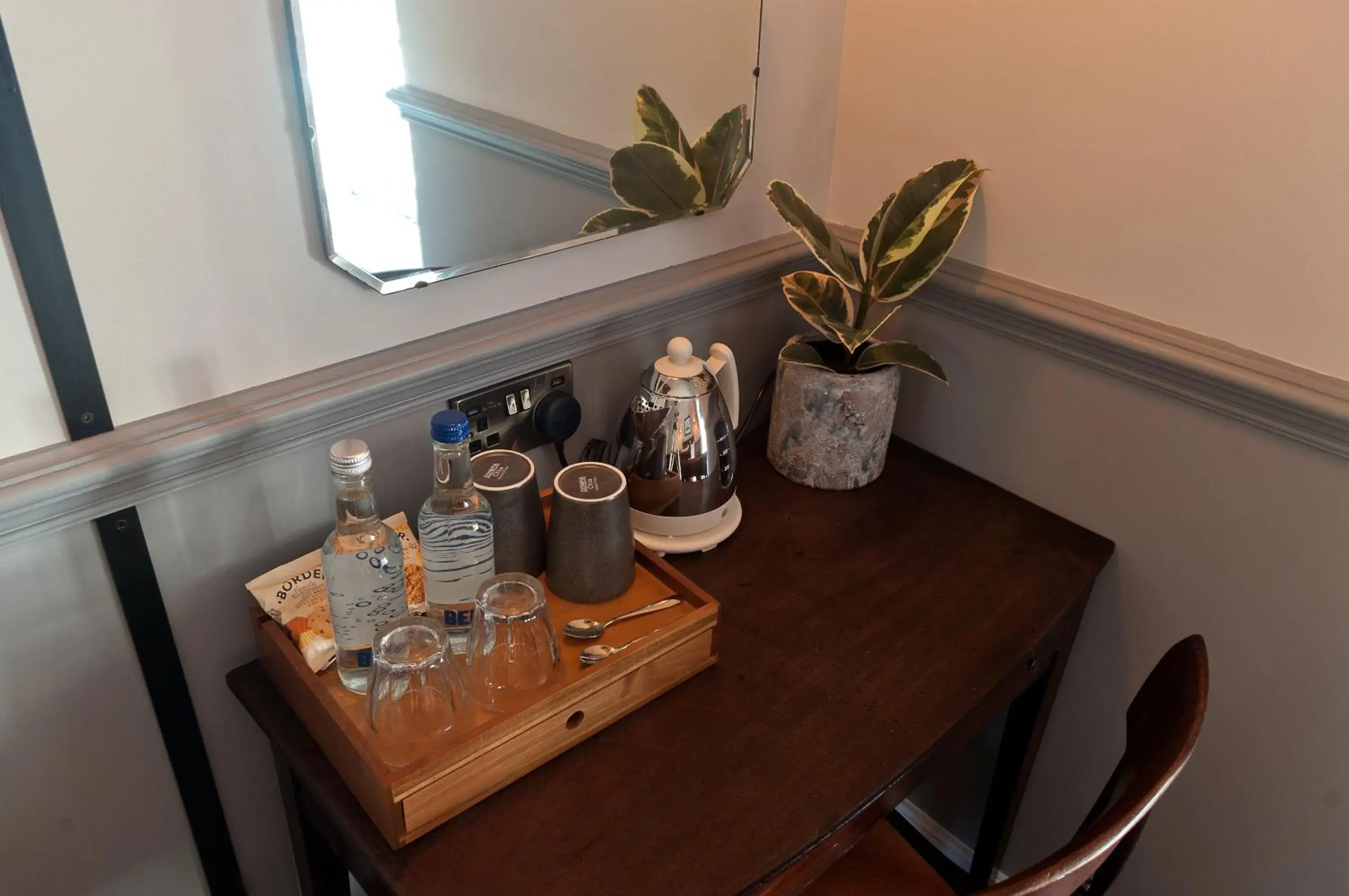 Coffee/tea facilities in Admiral Hardy Coffee/tea facilities in Admiral Hardy