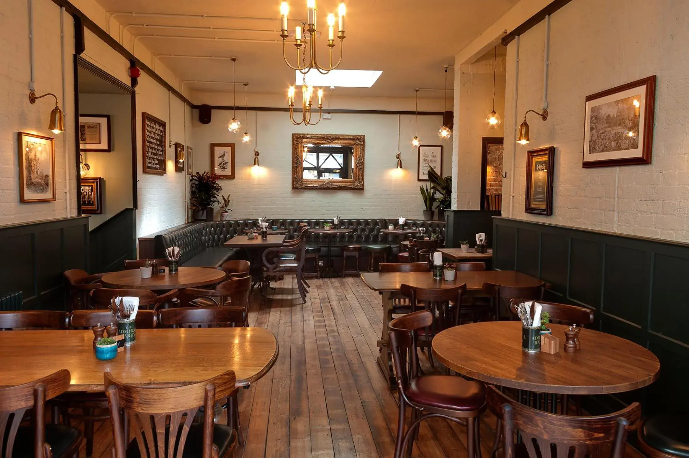 Restaurant/places to eat in Admiral Hardy Restaurant/places to eat in Admiral Hardy