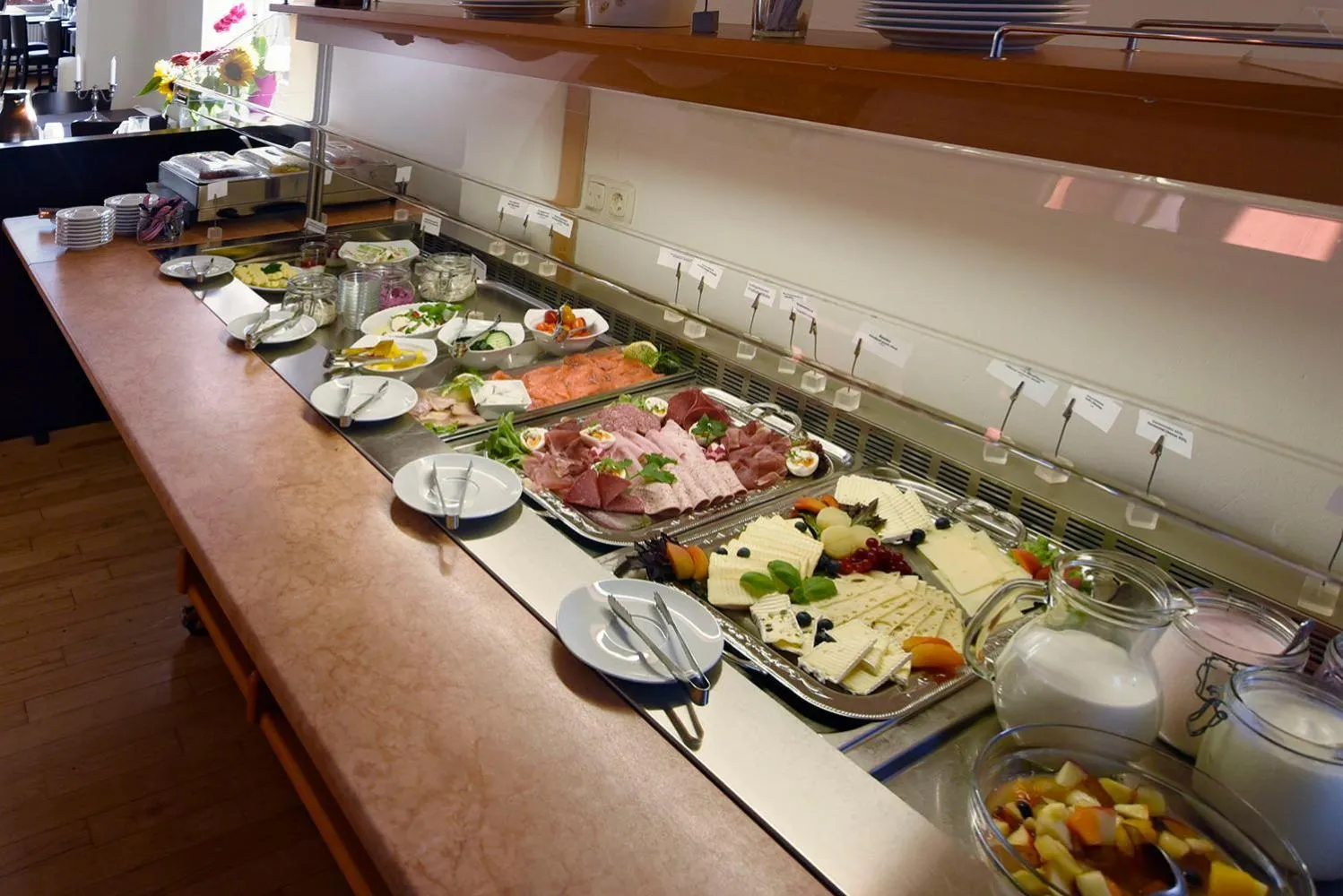 Buffet breakfast in Hotel Stadt Hamburg