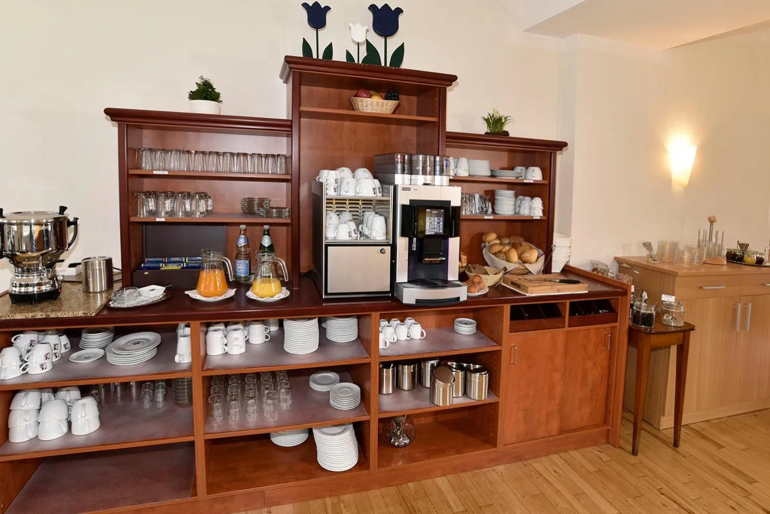 Buffet breakfast in Hotel Stadt Hamburg