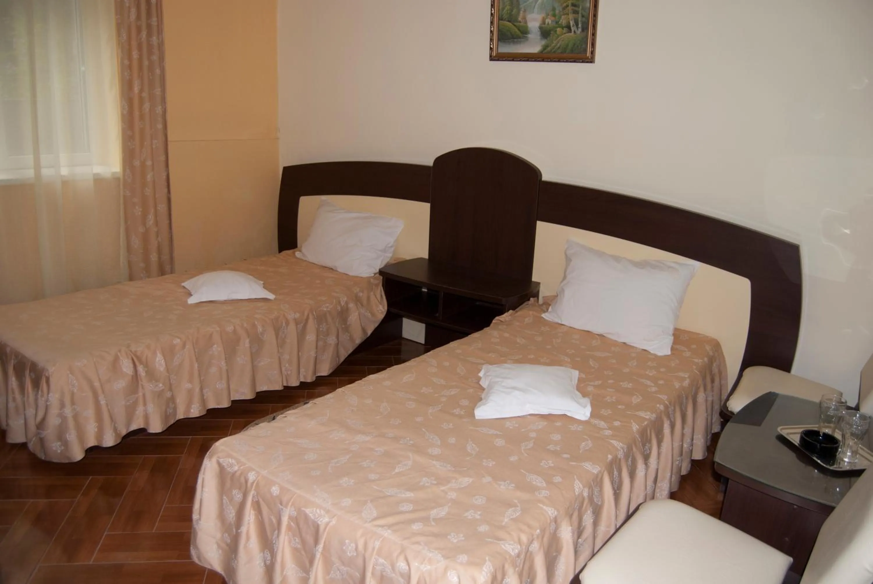 Photo of the whole room, Bed in Maria