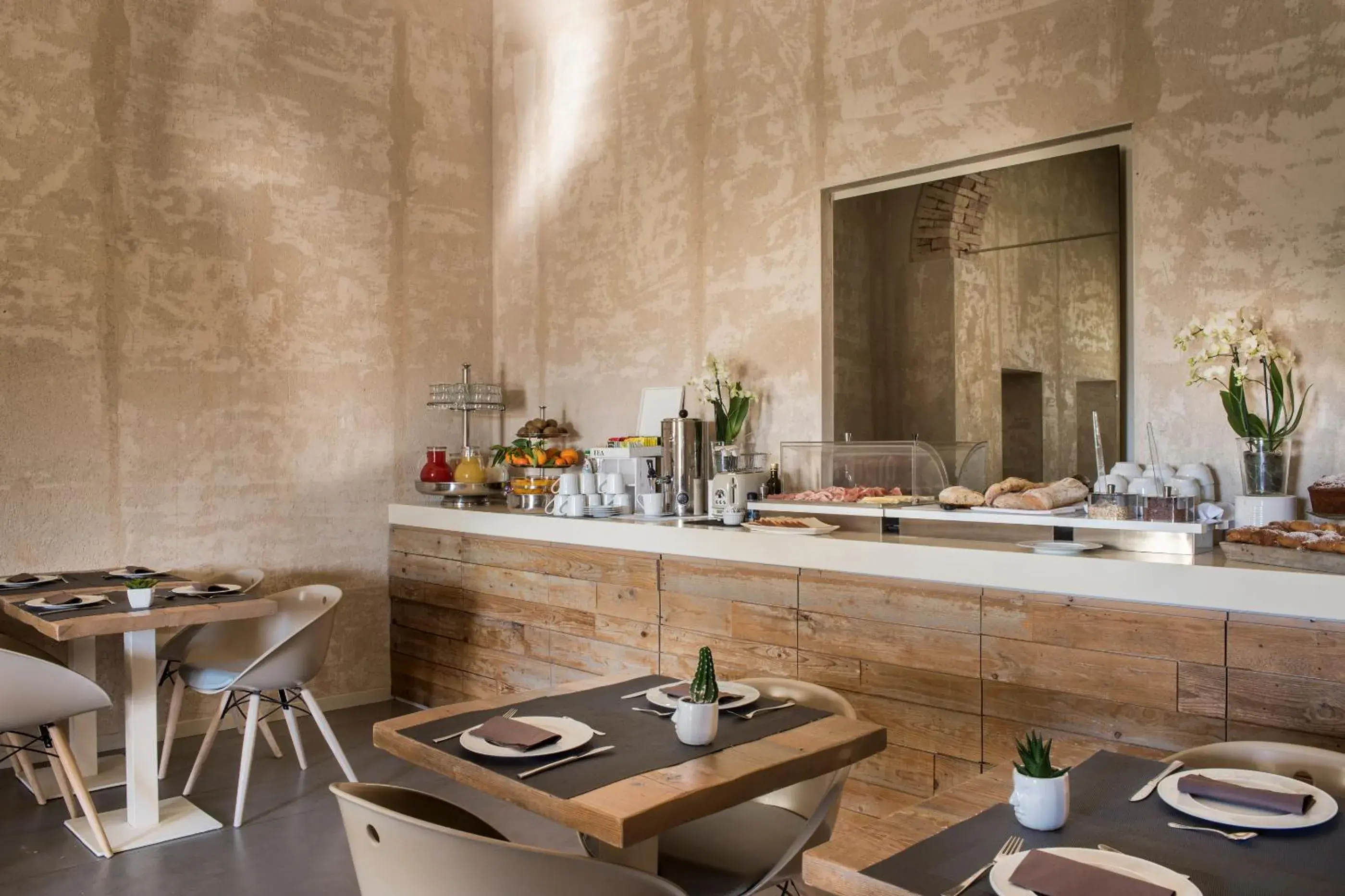 Restaurant/places to eat in Hotel & Resort Le Colombare Restaurant/places to eat in Hotel & Resort Le Colombare