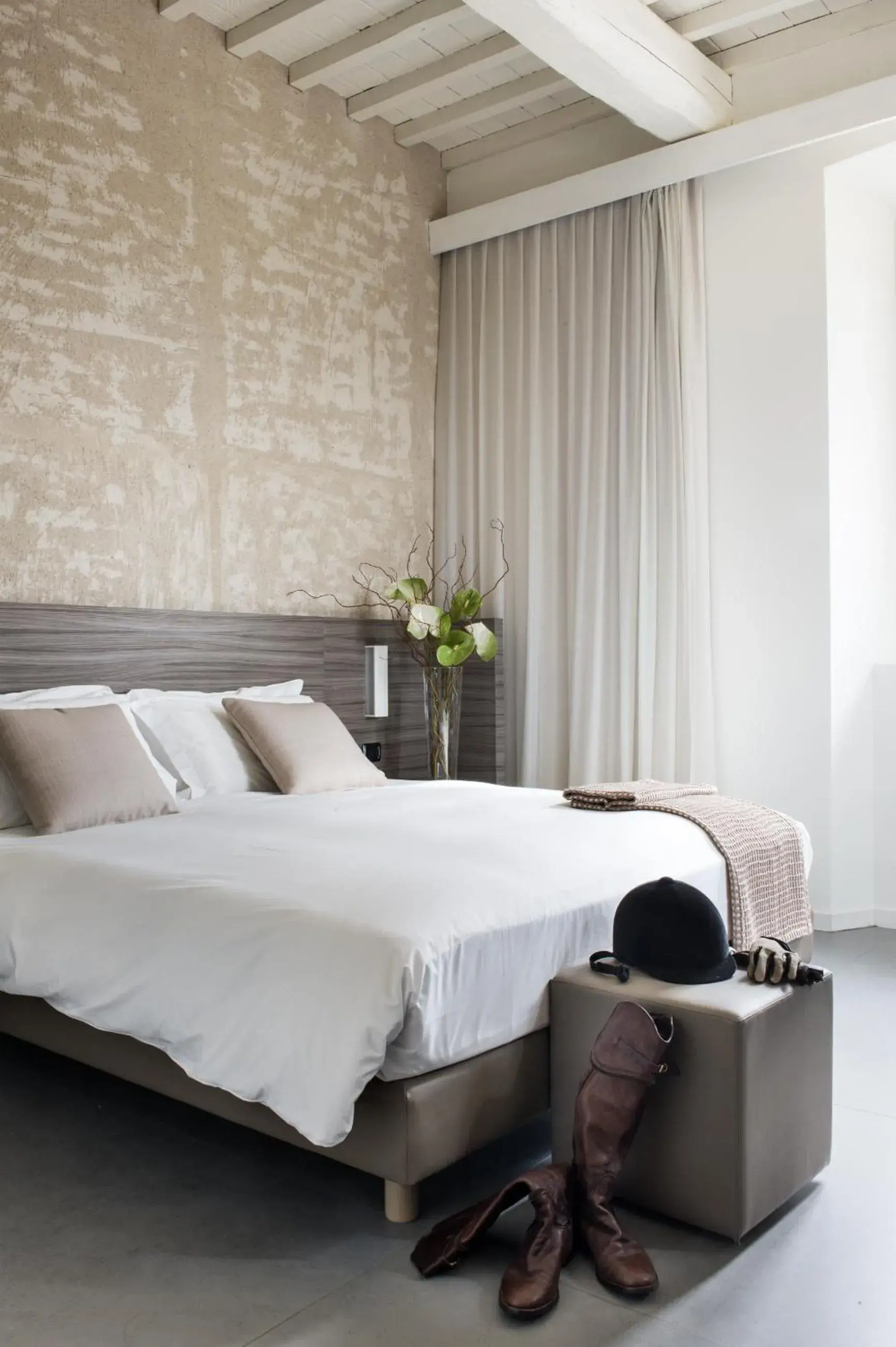 Decorative detail, Bed in Hotel & Resort Le Colombare Decorative detail, Bed in Hotel & Resort Le Colombare